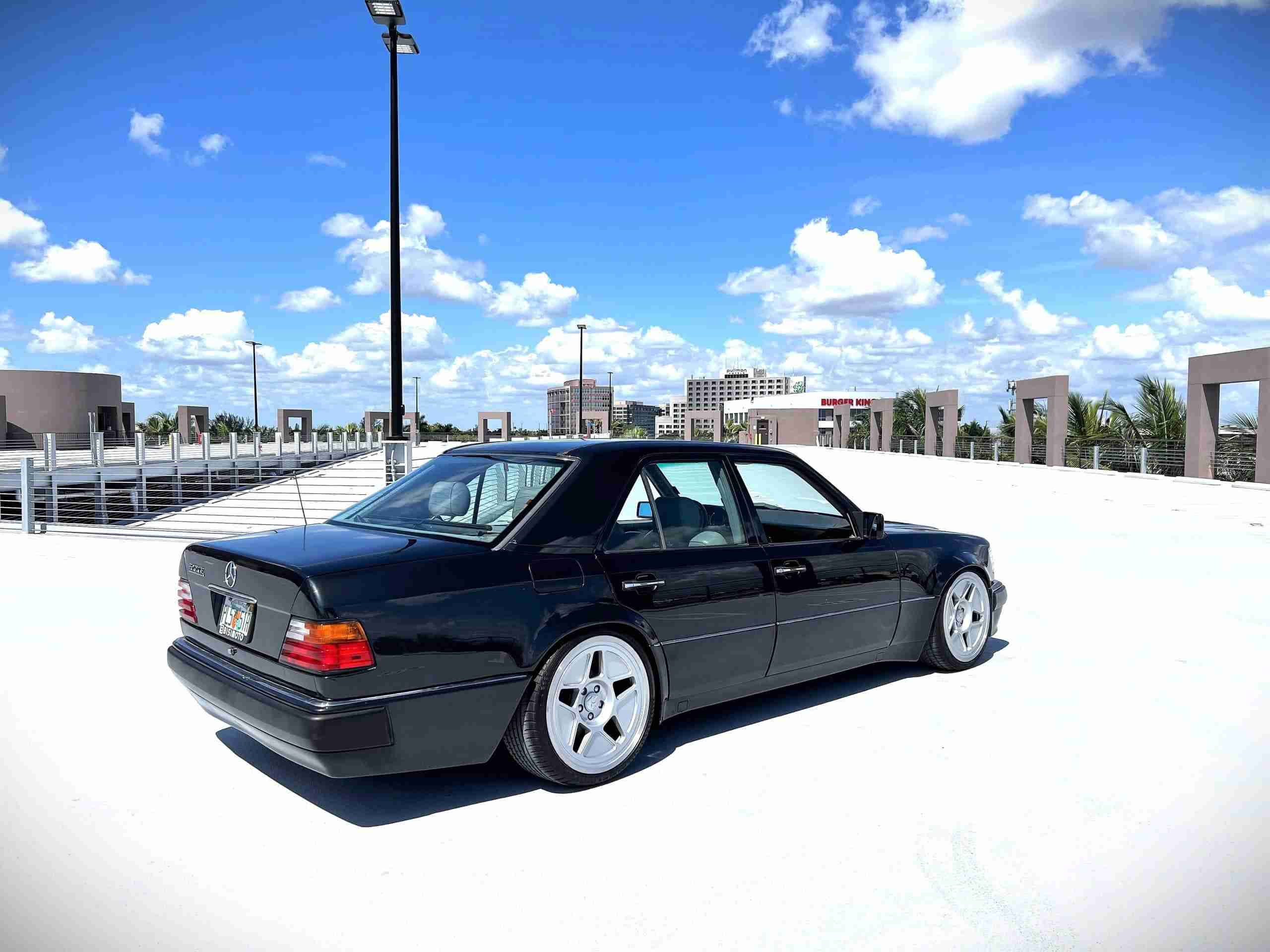 1991 Mercedes-Benz 500E full