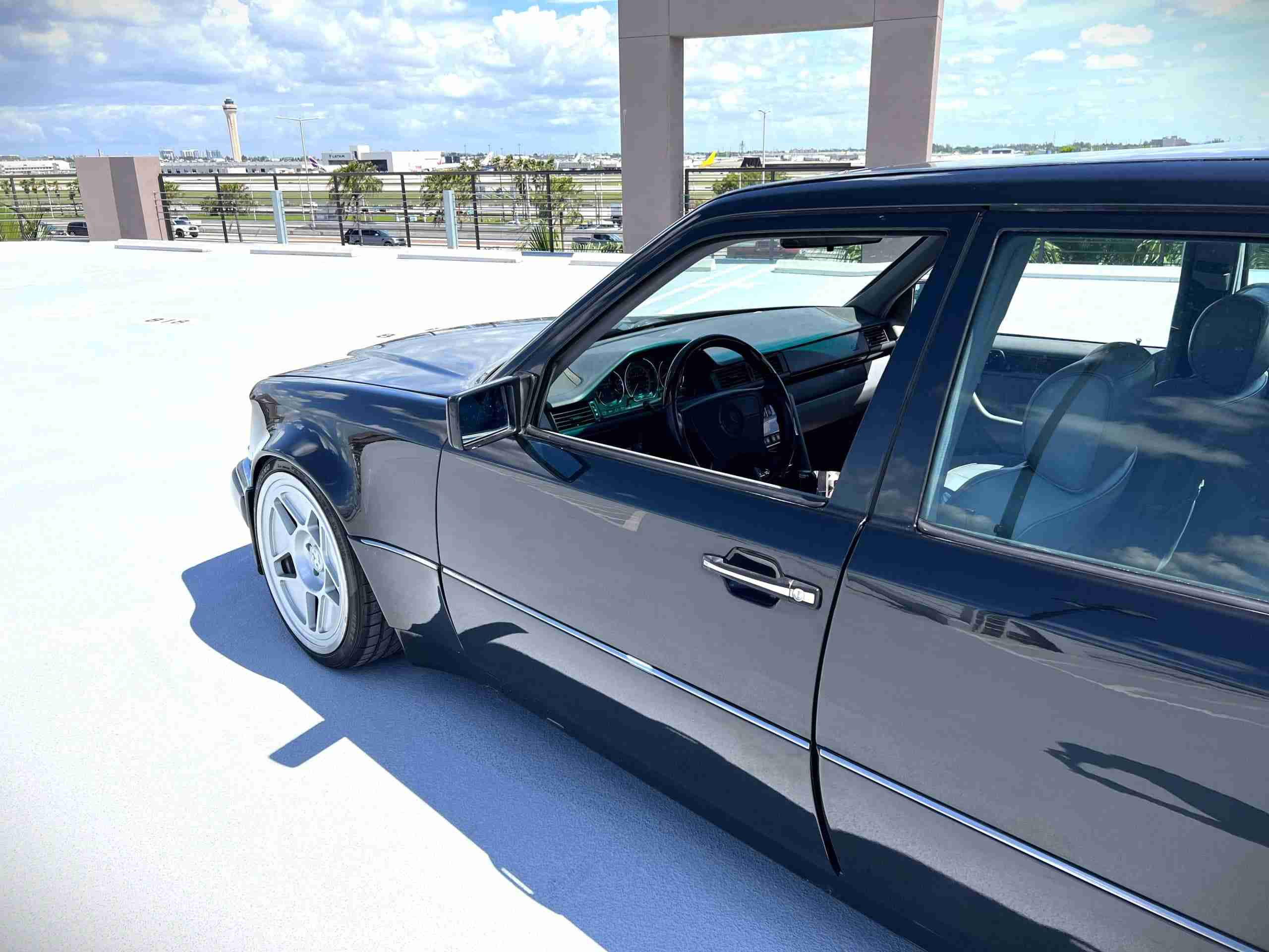 1991 Mercedes-Benz 500E full