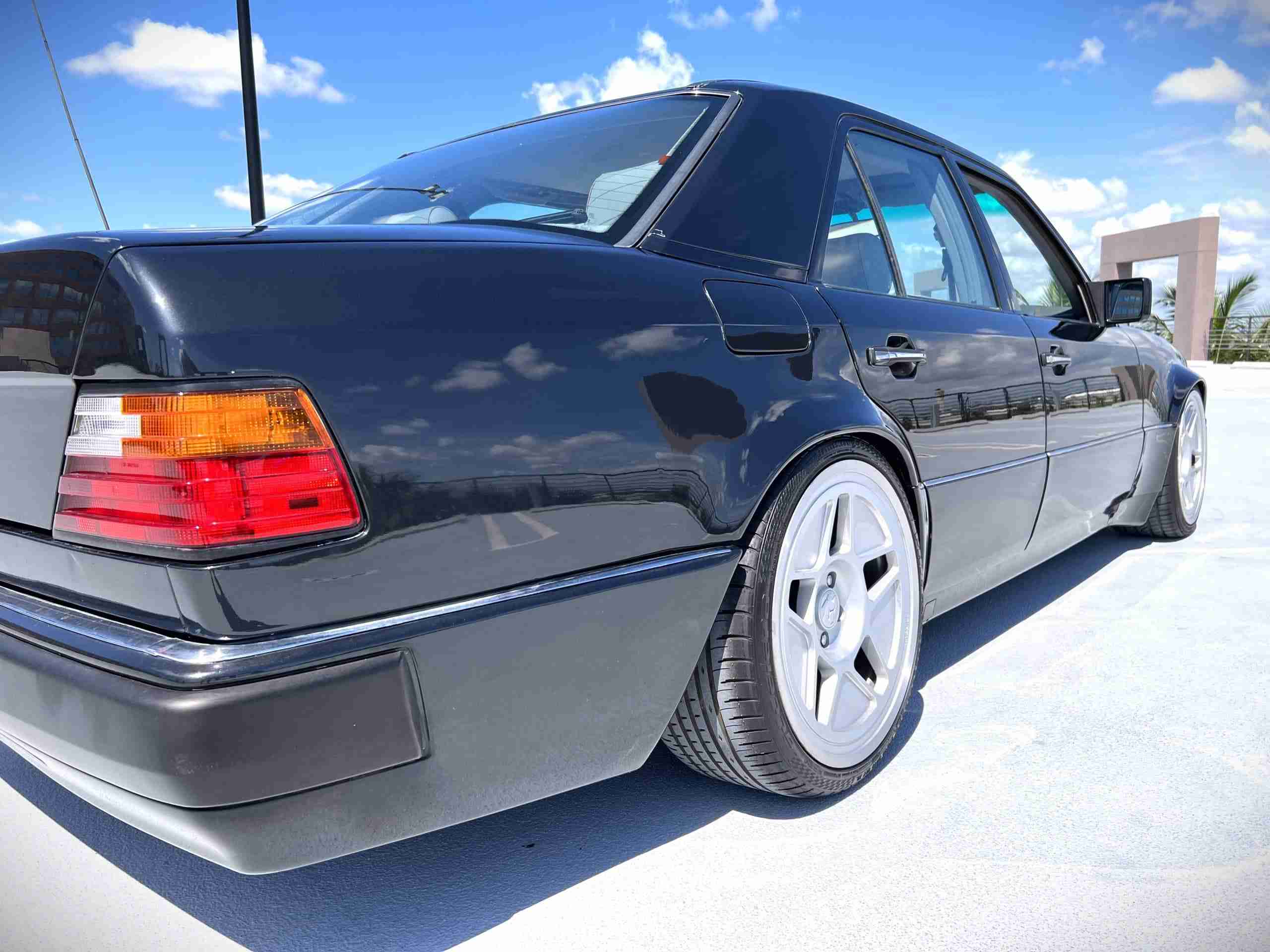 1991 Mercedes-Benz 500E full