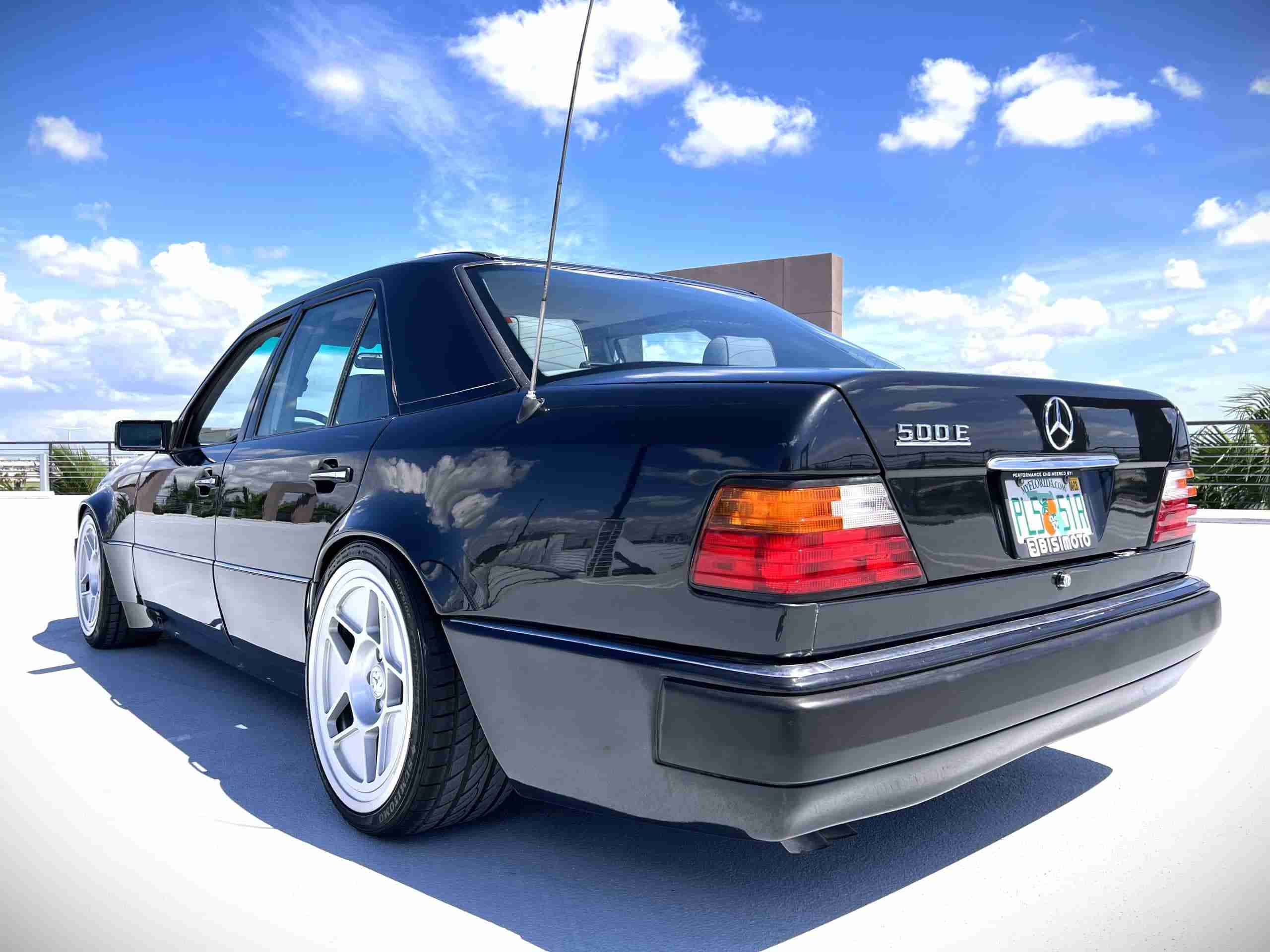 1991 Mercedes-Benz 500E full