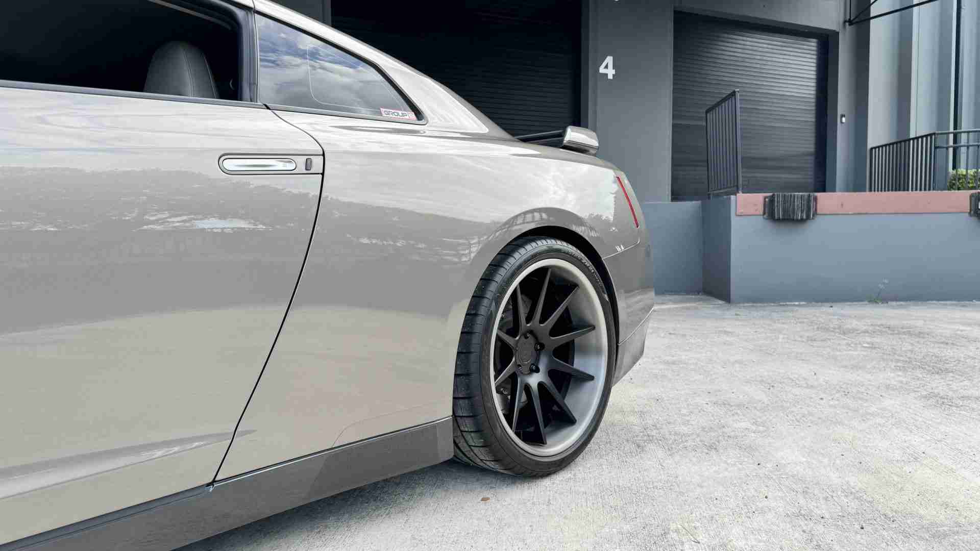 2009 Nissan GT-R R35 1 Owner- 1 of 80 Worldwide – 31k miles – FULL BOLT ON 600HP – ADV1 Wheels full