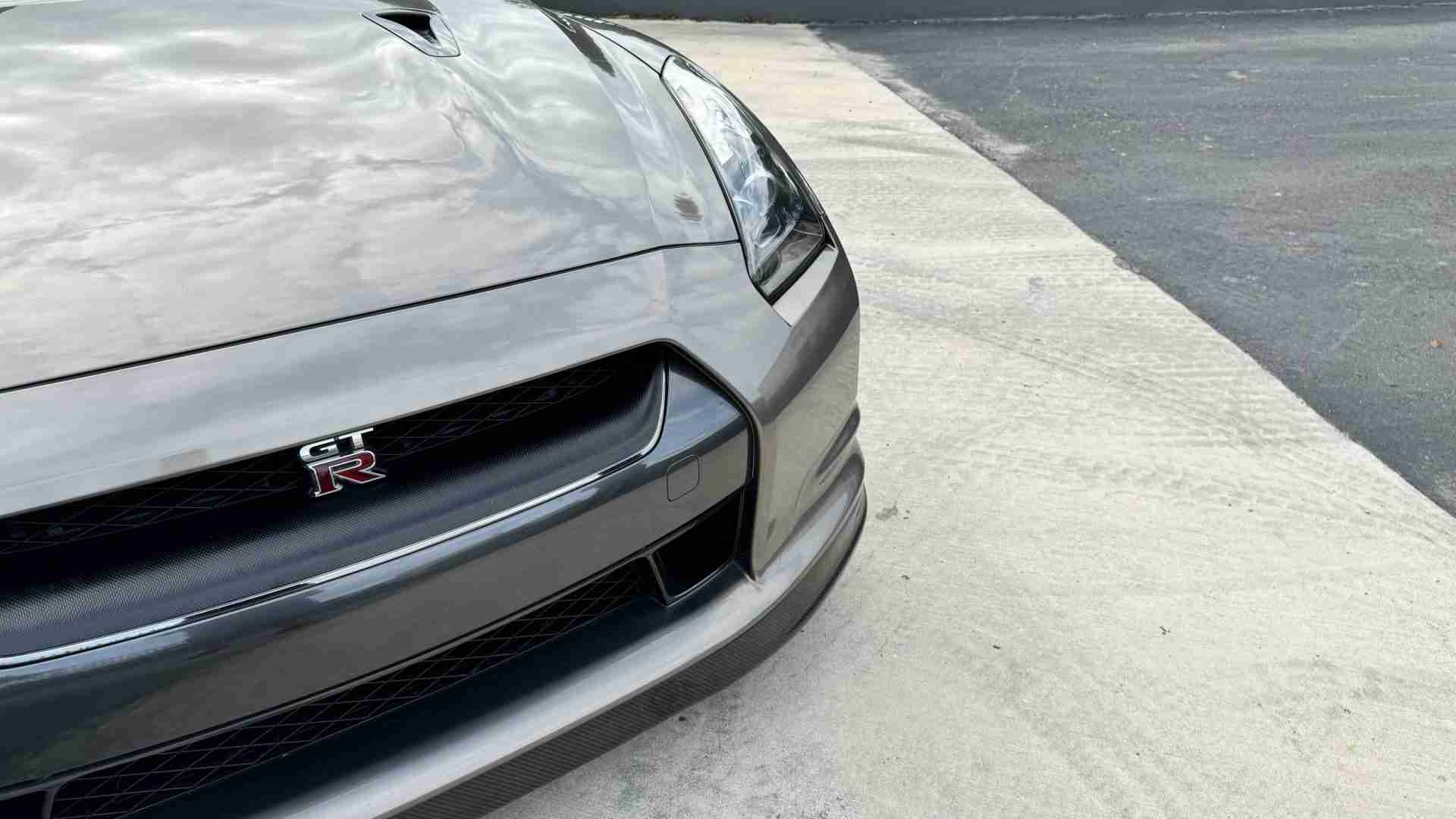 2009 Nissan GT-R R35 1 Owner- 1 of 80 Worldwide – 31k miles – FULL BOLT ON 600HP – ADV1 Wheels full
