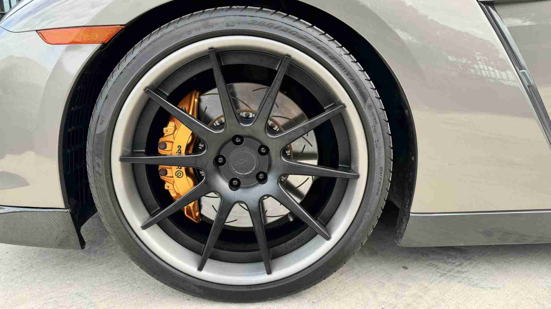 2009 Nissan GT-R R35 1 Owner- 1 of 80 Worldwide – 31k miles – FULL BOLT ON 600HP – ADV1 Wheels full