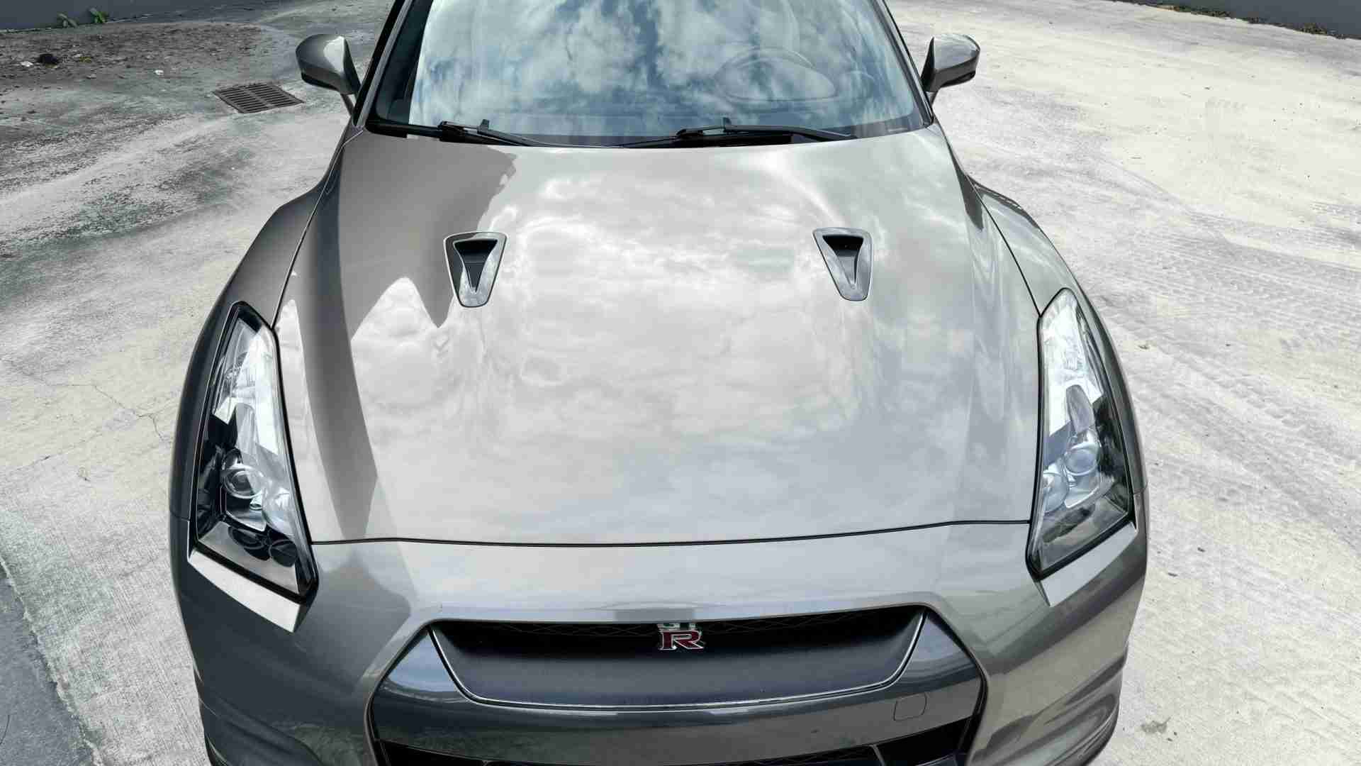 2009 Nissan GT-R R35 1 Owner- 1 of 80 Worldwide – 31k miles – FULL BOLT ON 600HP – ADV1 Wheels full