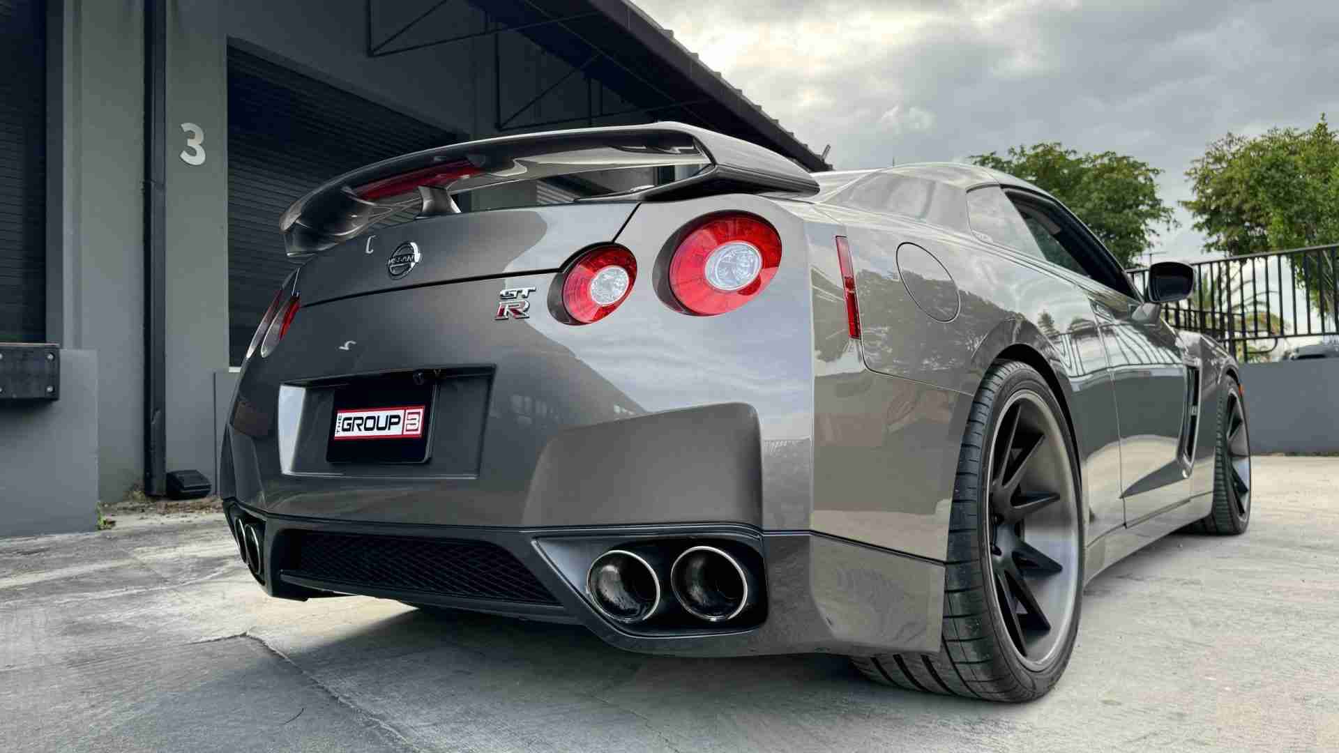 2009 Nissan GT-R R35 1 Owner- 1 of 80 Worldwide – 31k miles – FULL BOLT ON 600HP – ADV1 Wheels full