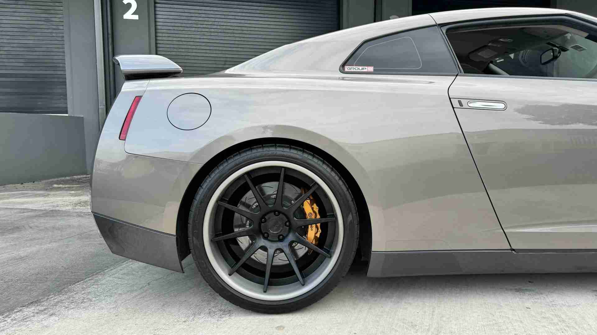 2009 Nissan GT-R R35 1 Owner- 1 of 80 Worldwide – 31k miles – FULL BOLT ON 600HP – ADV1 Wheels full
