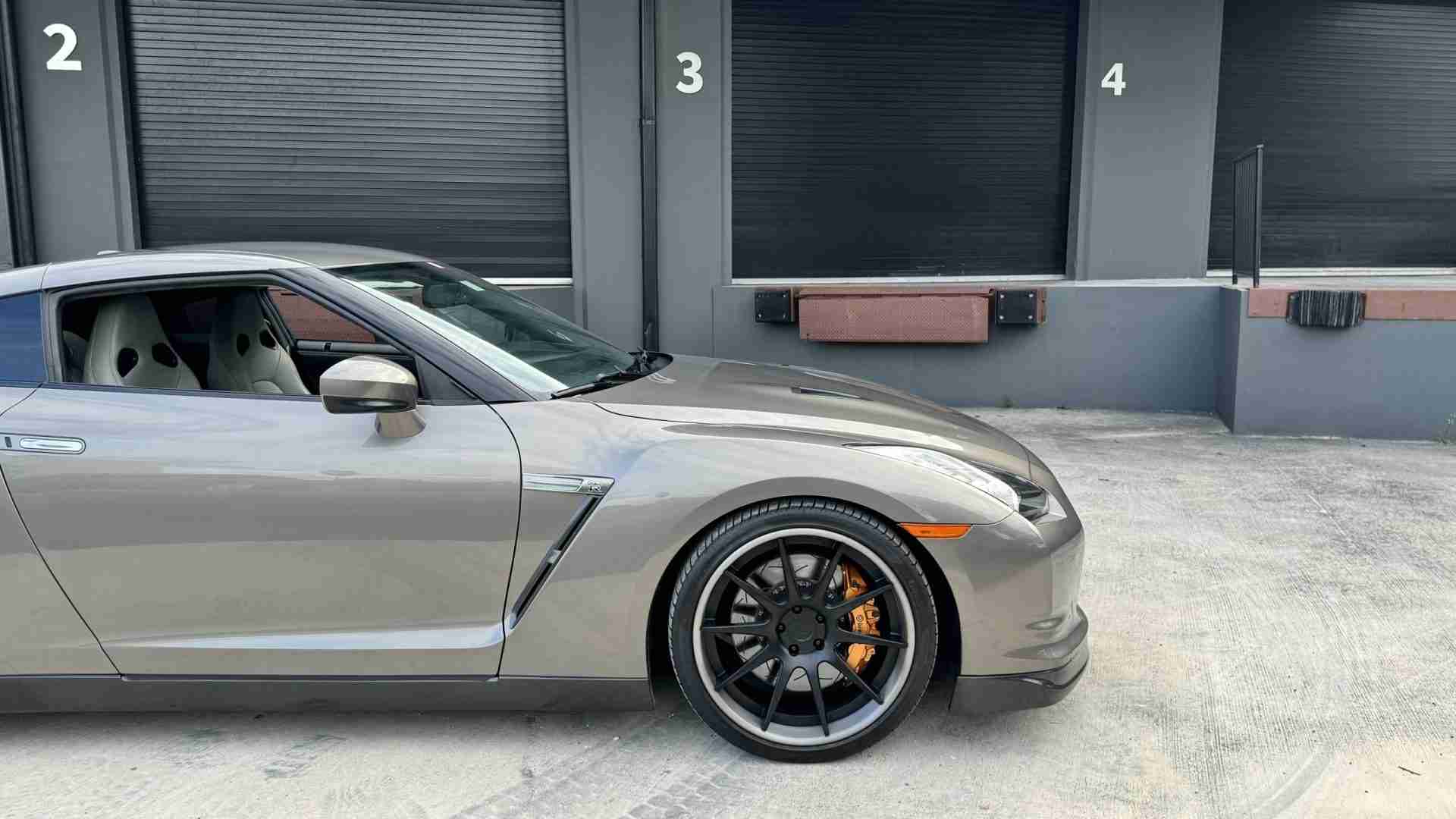 2009 Nissan GT-R R35 1 Owner- 1 of 80 Worldwide – 31k miles – FULL BOLT ON 600HP – ADV1 Wheels full