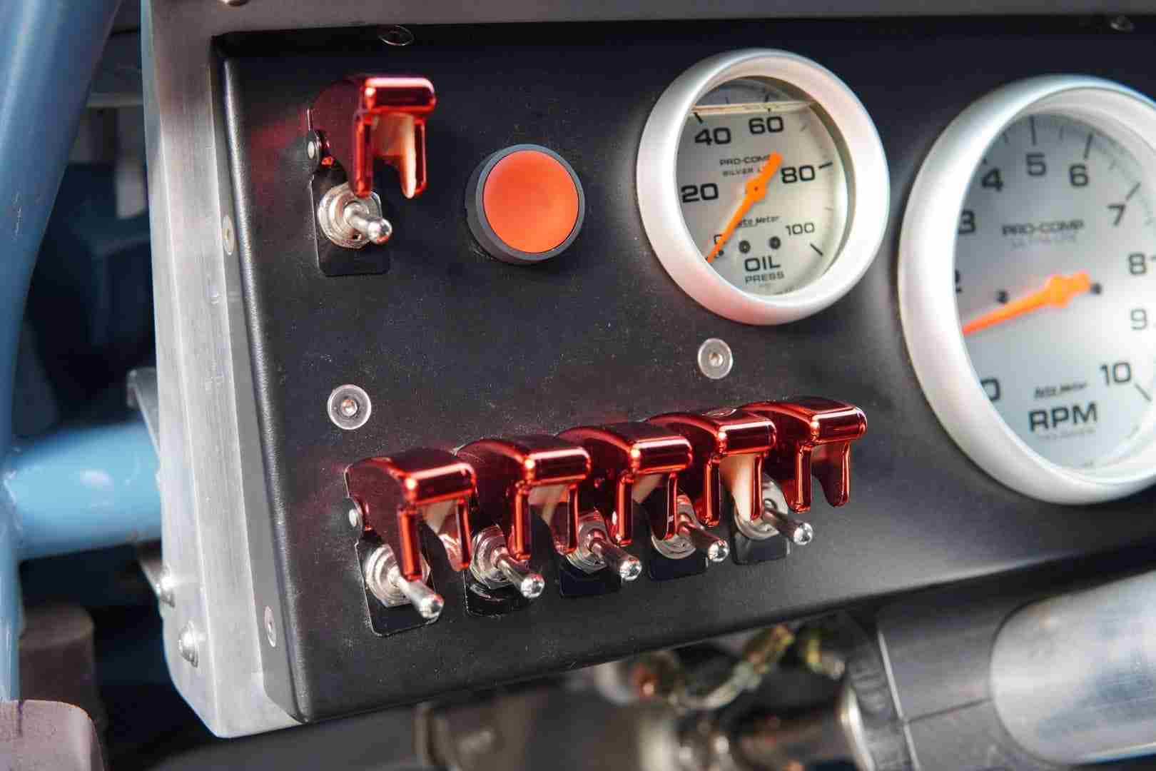 1971 Datsun 510 Street / Track- 220HP 2.3L – Mikuni Carb 44MM – Full Build – 40 years 1 Owner full