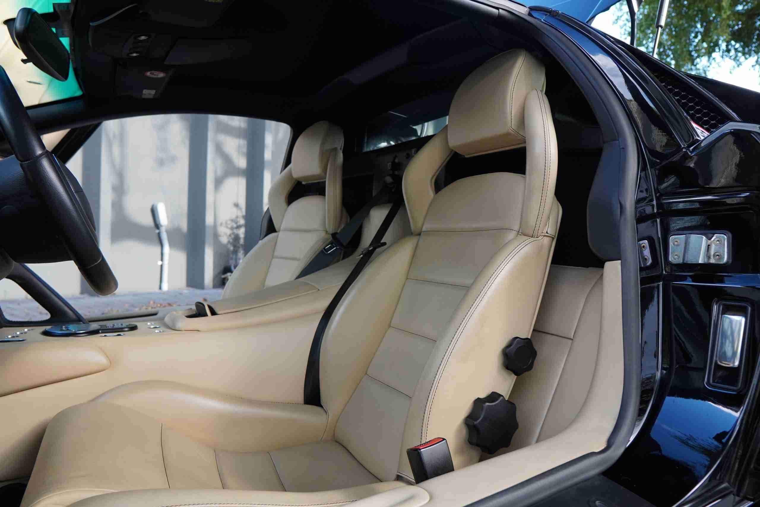 2004 Lamborghini Murcielago Coupe Only 6K Miles- Mint Condition- Desirable Color Combo- Front lift- Fully Serviced full