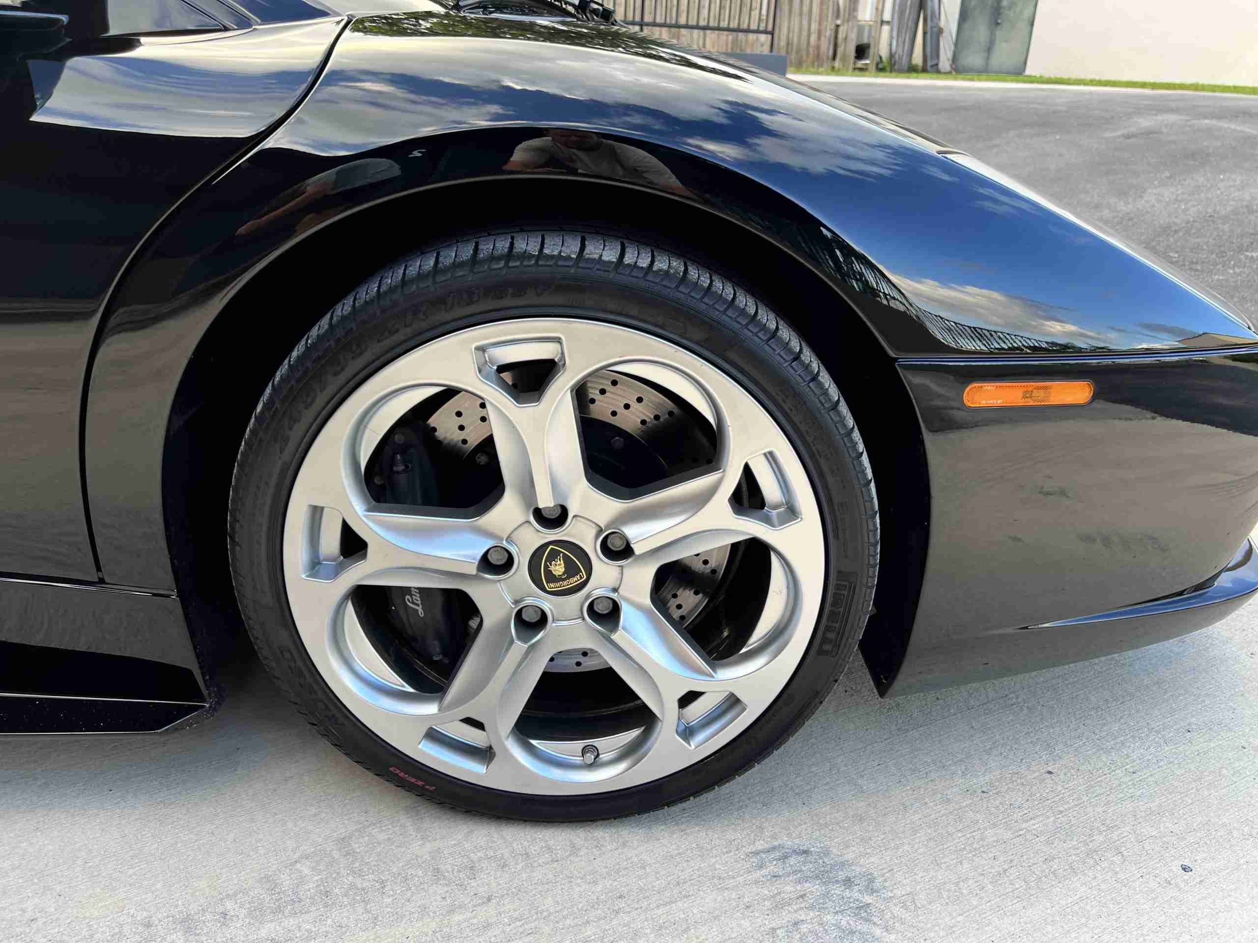 2004 Lamborghini Murcielago Coupe Only 6K Miles- Mint Condition- Desirable Color Combo- Front lift- Fully Serviced full