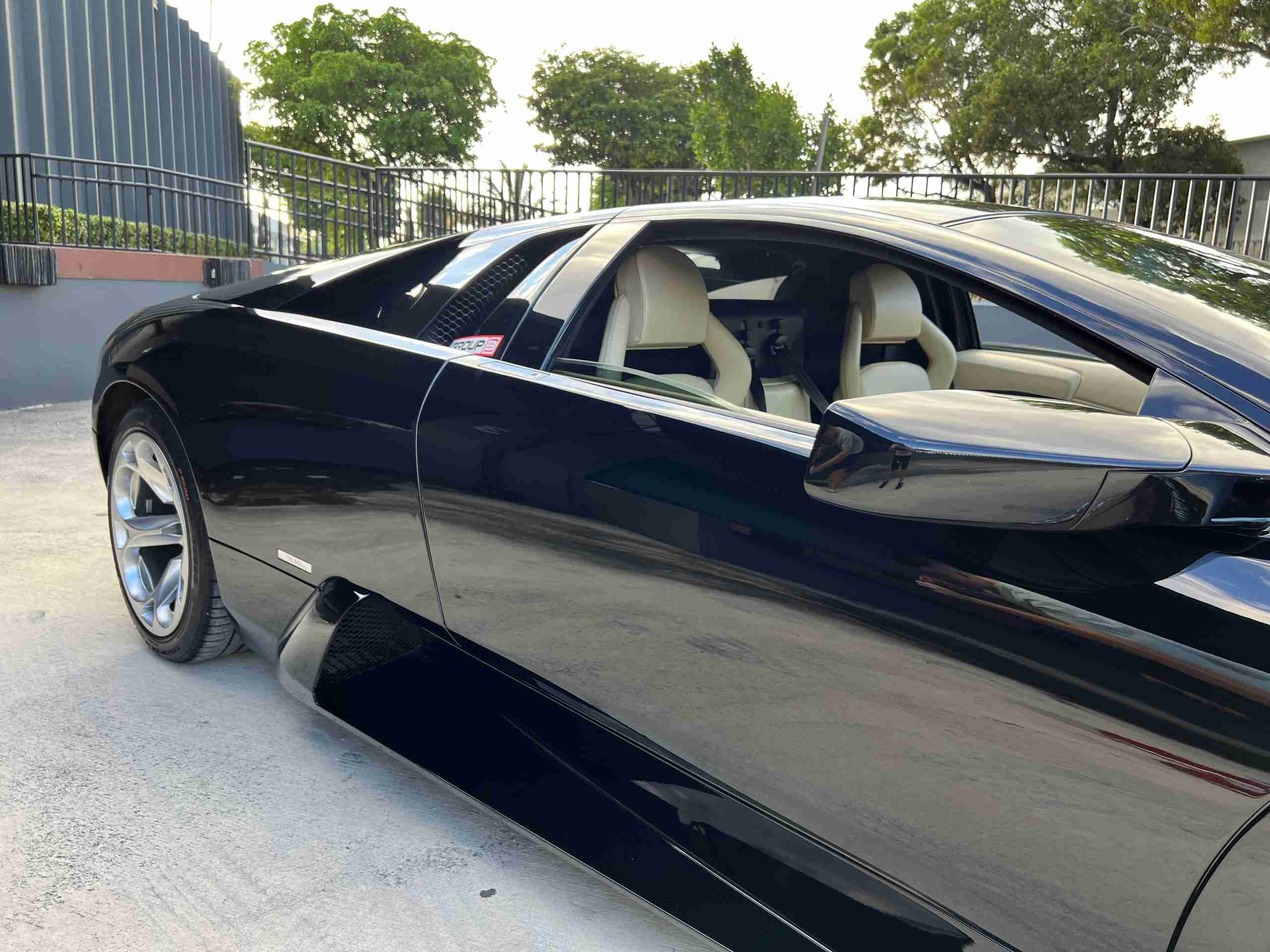 2004 Lamborghini Murcielago Coupe Only 6K Miles- Mint Condition- Desirable Color Combo- Front lift- Fully Serviced full