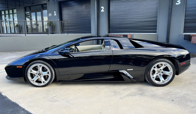 
 2004 Lamborghini Murcielago Coupe Only 6K Miles- Mint Condition- Desirable Color Combo- Front lift- Fully Serviced full									