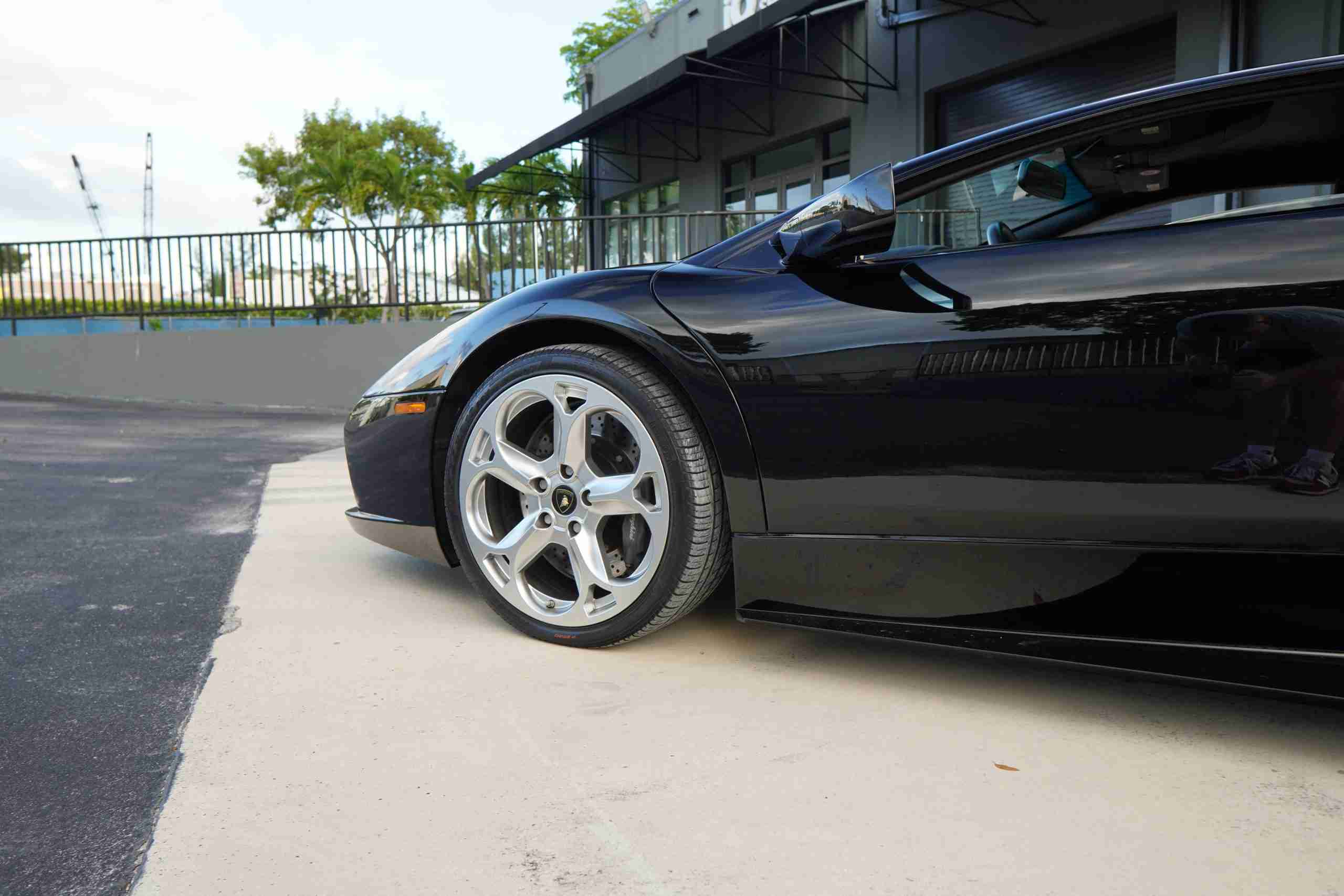 2004 Lamborghini Murcielago Coupe Only 6K Miles- Mint Condition- Desirable Color Combo- Front lift- Fully Serviced full
