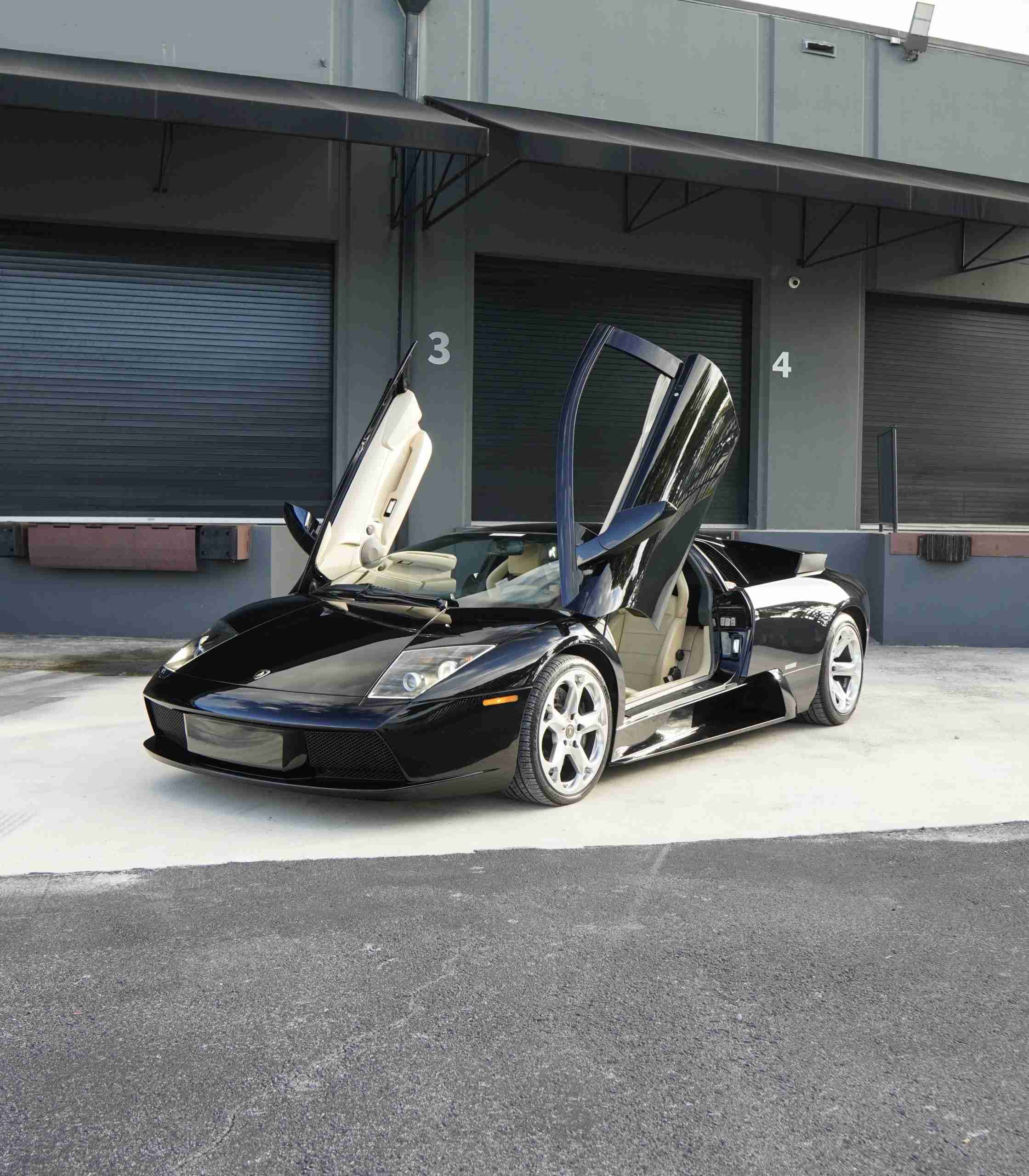 2004 Lamborghini Murcielago Coupe Only 6K Miles- Mint Condition- Desirable Color Combo- Front lift- Fully Serviced full