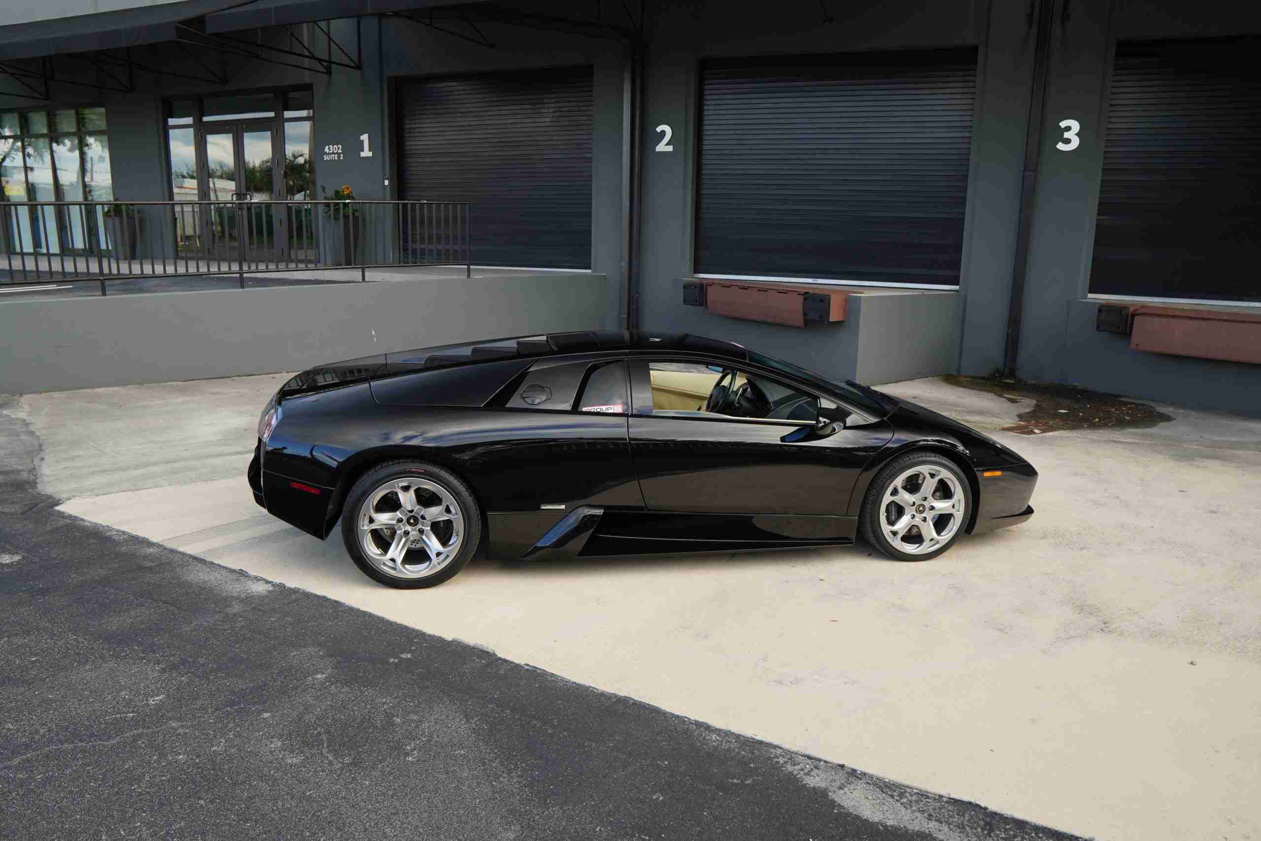 2004 Lamborghini Murcielago Coupe Only 6K Miles- Mint Condition- Desirable Color Combo- Front lift- Fully Serviced full