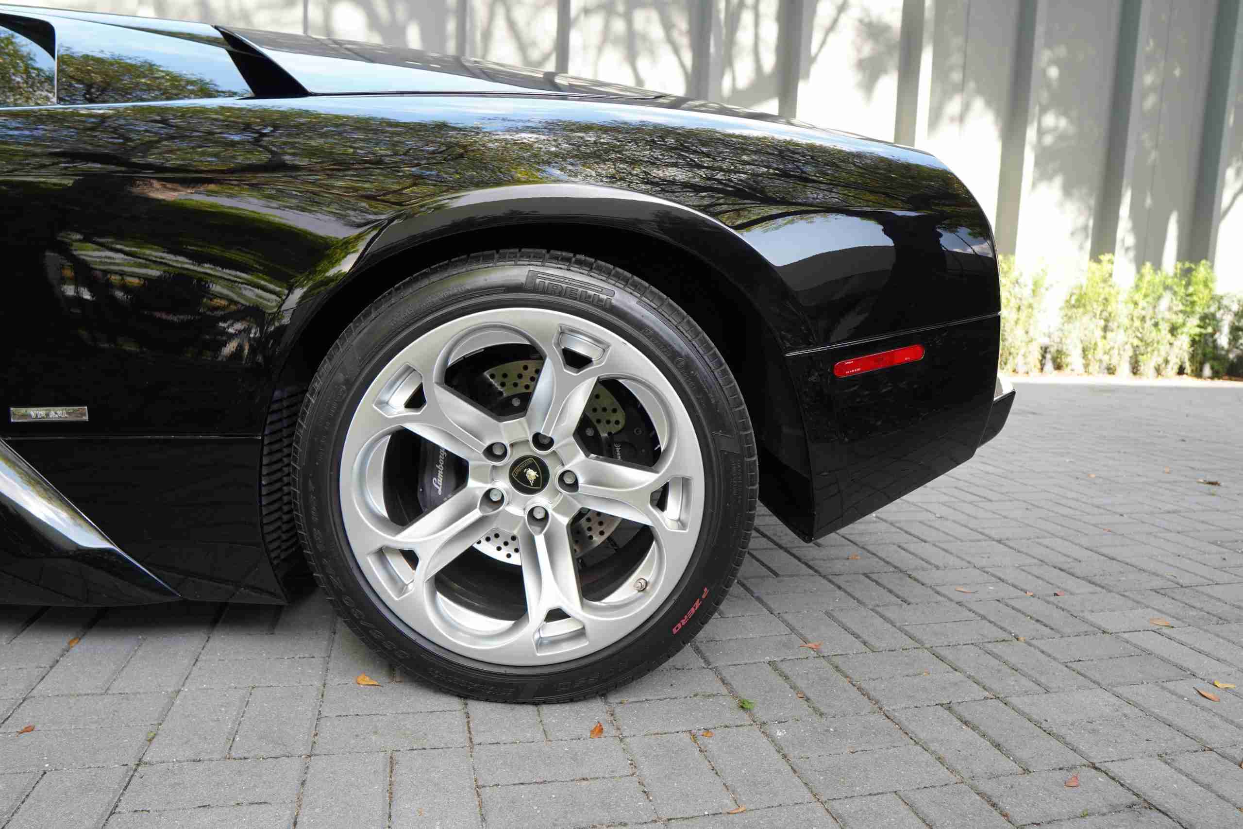 2004 Lamborghini Murcielago Coupe Only 6K Miles- Mint Condition- Desirable Color Combo- Front lift- Fully Serviced full