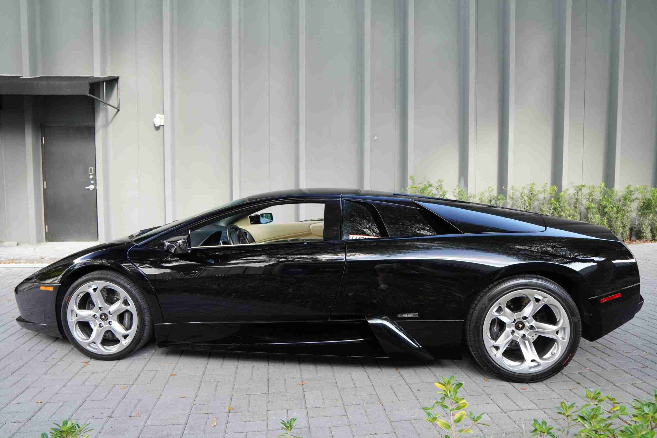 2004 Lamborghini Murcielago Coupe Only 6K Miles- Mint Condition- Desirable Color Combo- Front lift- Fully Serviced full