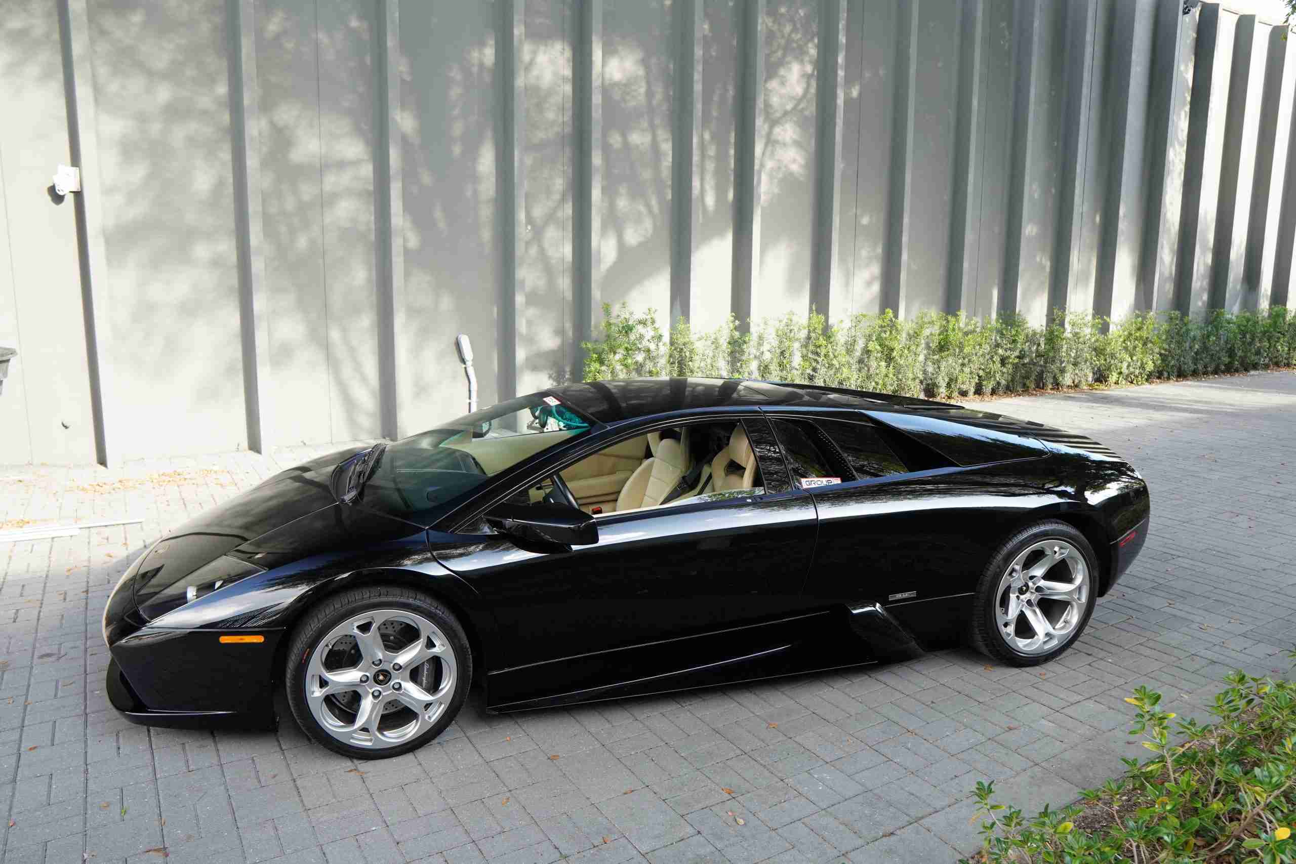 2004 Lamborghini Murcielago Coupe Only 6K Miles- Mint Condition- Desirable Color Combo- Front lift- Fully Serviced full