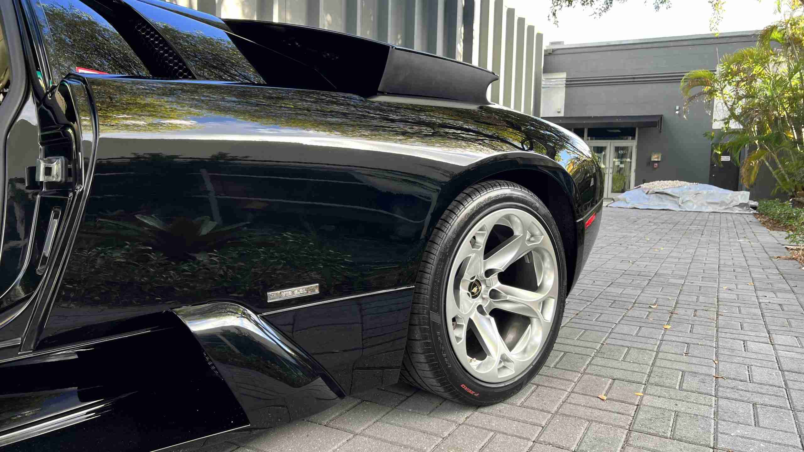 2004 Lamborghini Murcielago Coupe Only 6K Miles- Mint Condition- Desirable Color Combo- Front lift- Fully Serviced full