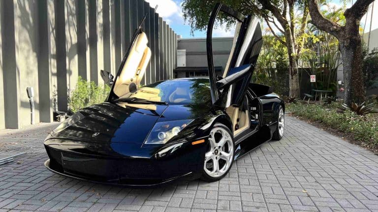 2004 Lamborghini Murcielago Coupe Only 6K Miles- Mint Condition- Desirable Color Combo- Front lift- Fully Serviced