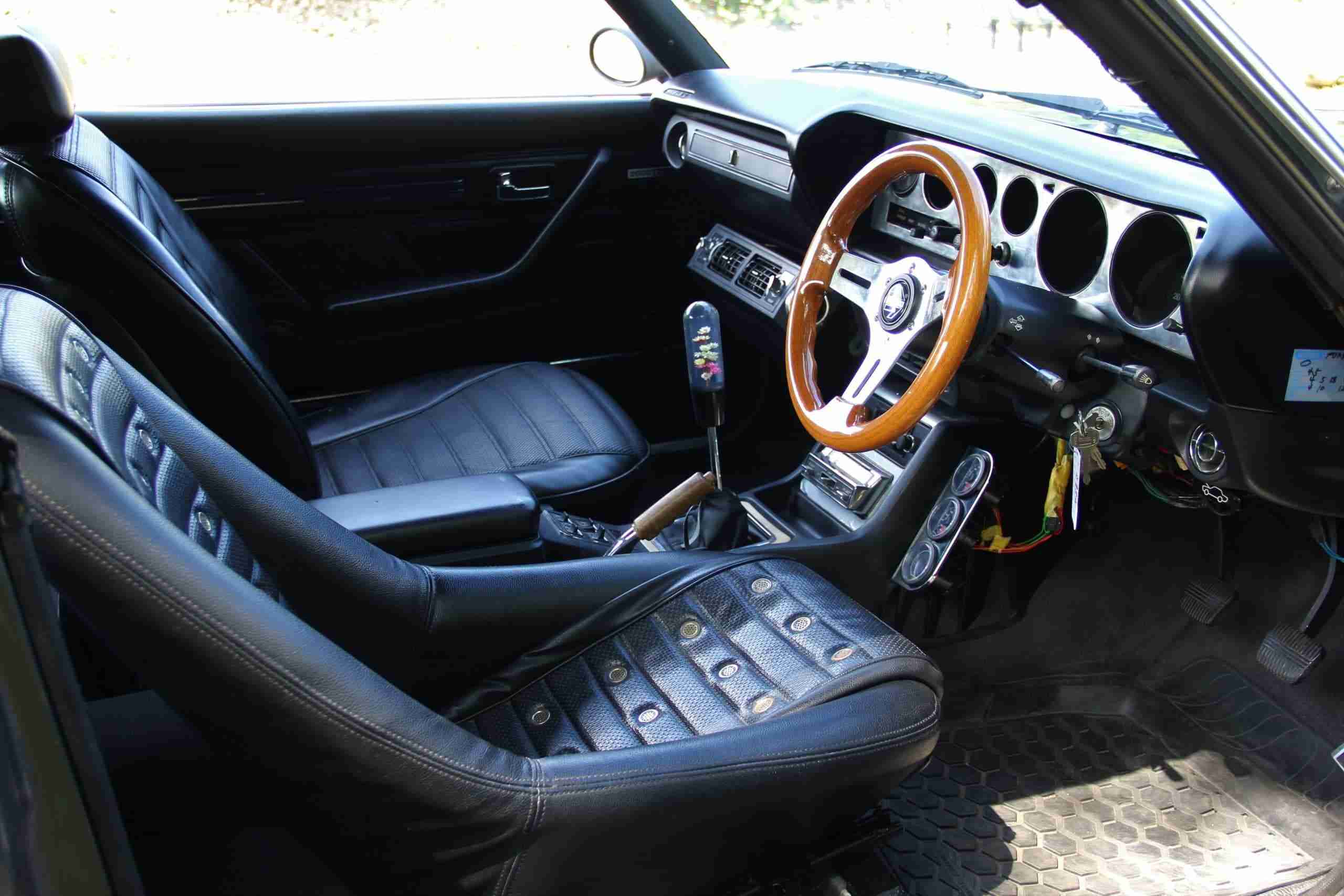 1976 Nissan Skyline KGC110- 2000GTX- KENMERI – 3.0L- Mikuni Carbs- Z32 Brakes – Coilovers- AC full