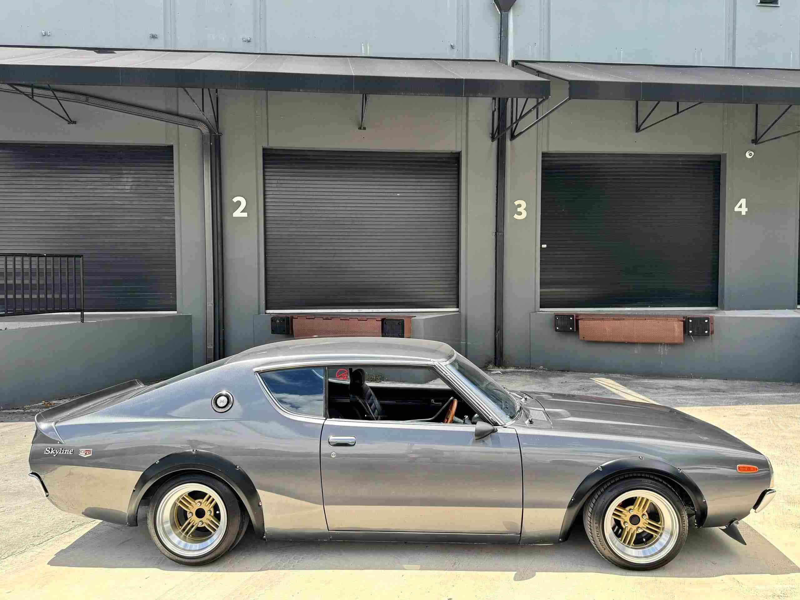 1976 Nissan Skyline KGC110- 2000GTX- KENMERI – 3.0L- Mikuni Carbs- Z32 Brakes – Coilovers- AC full