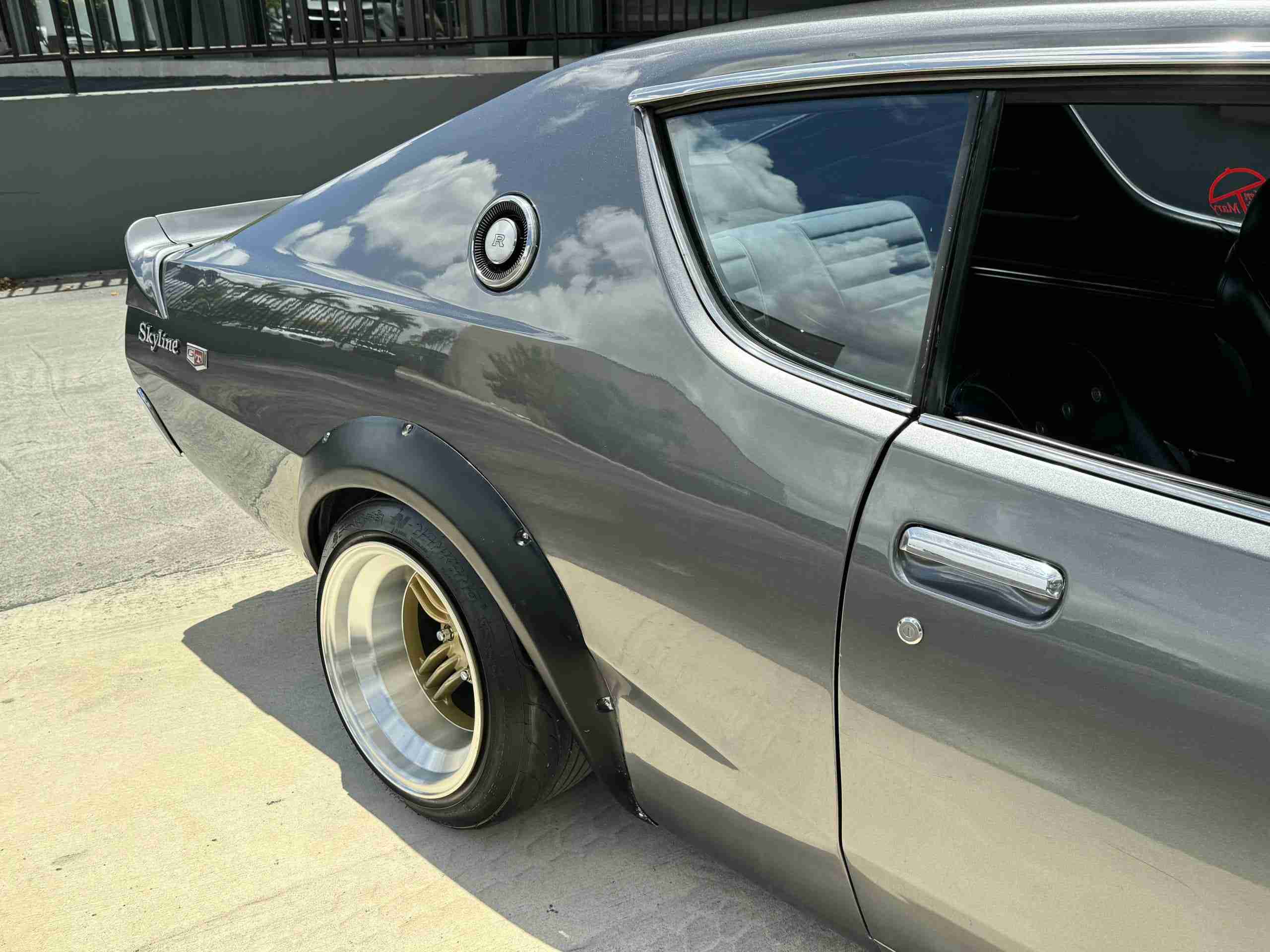 1976 Nissan Skyline KGC110- 2000GTX- KENMERI – 3.0L- Mikuni Carbs- Z32 Brakes – Coilovers- AC full