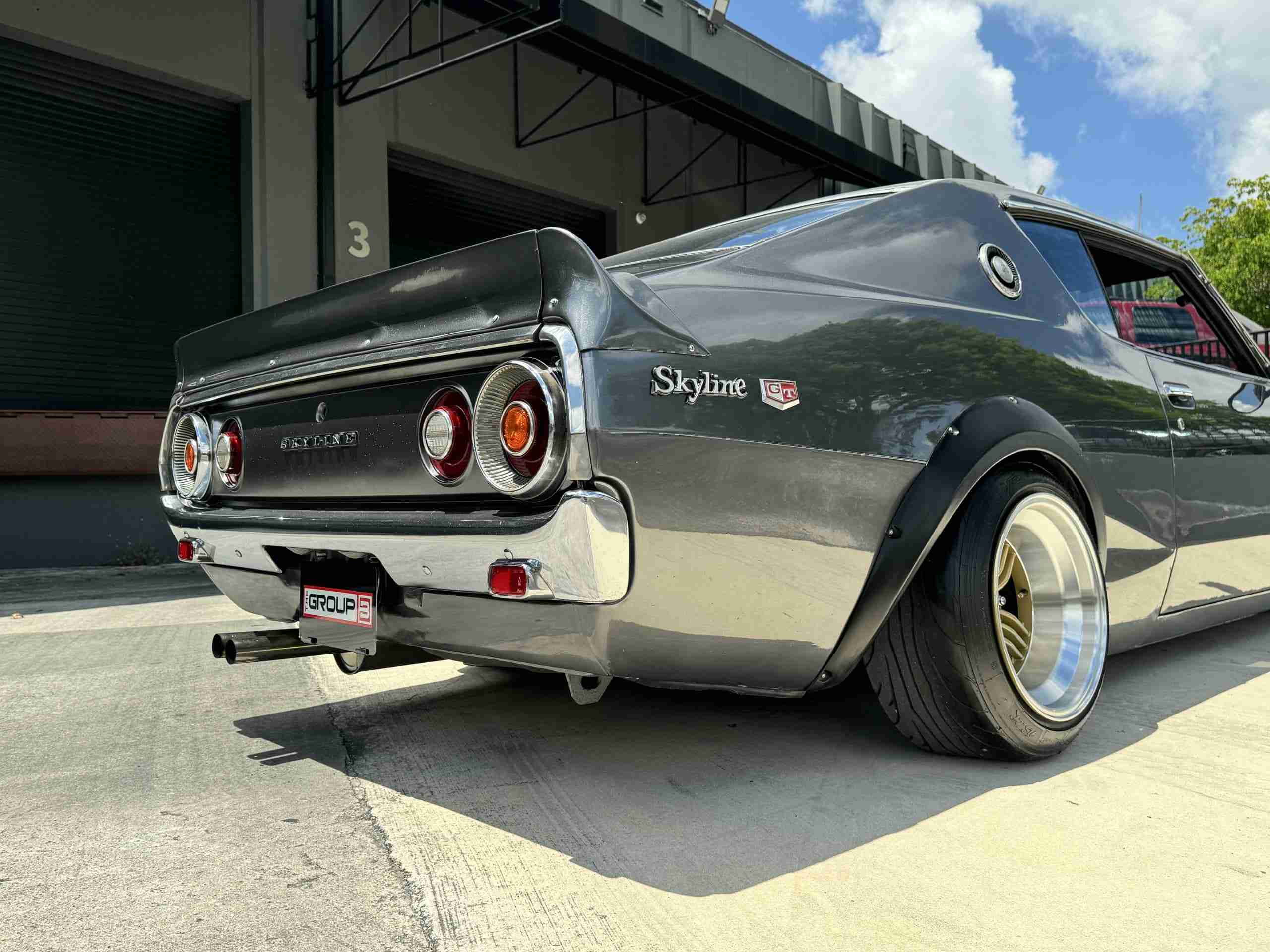 1976 Nissan Skyline KGC110- 2000GTX- KENMERI – 3.0L- Mikuni Carbs- Z32 Brakes – Coilovers- AC full