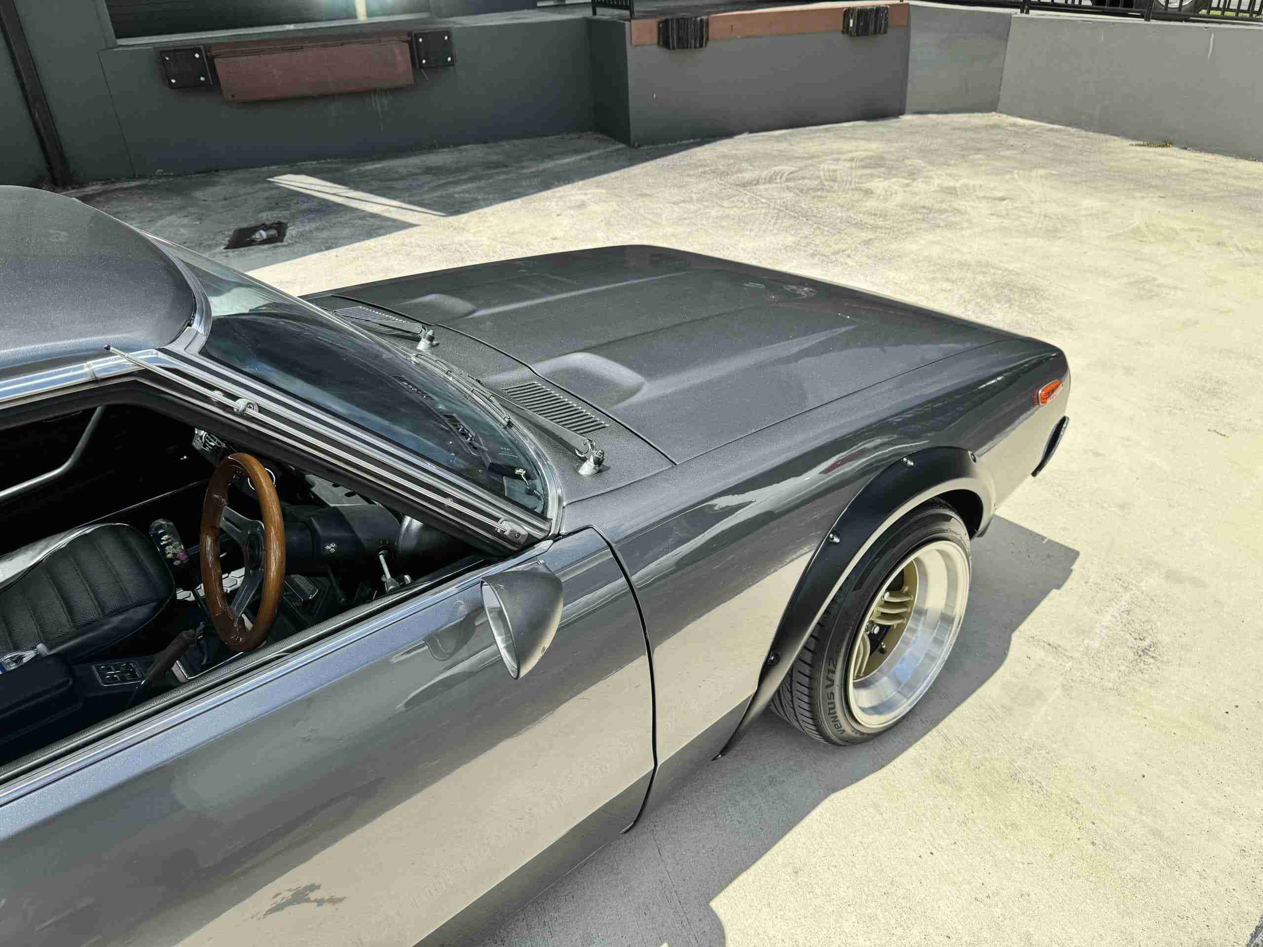 1976 Nissan Skyline KGC110- 2000GTX- KENMERI – 3.0L- Mikuni Carbs- Z32 Brakes – Coilovers- AC full