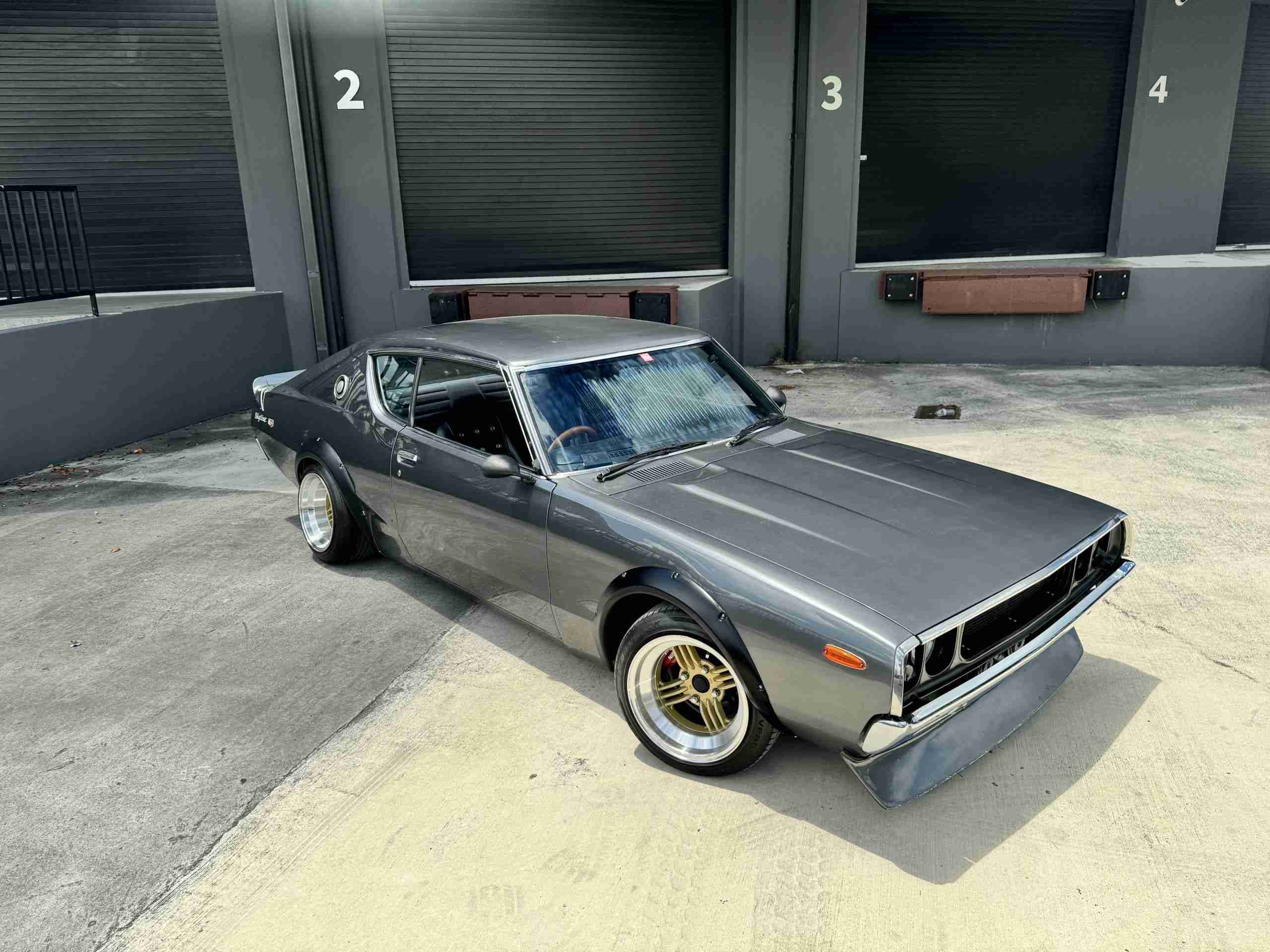 1976 Nissan Skyline KGC110- 2000GTX- KENMERI – 3.0L- Mikuni Carbs- Z32 Brakes – Coilovers- AC full