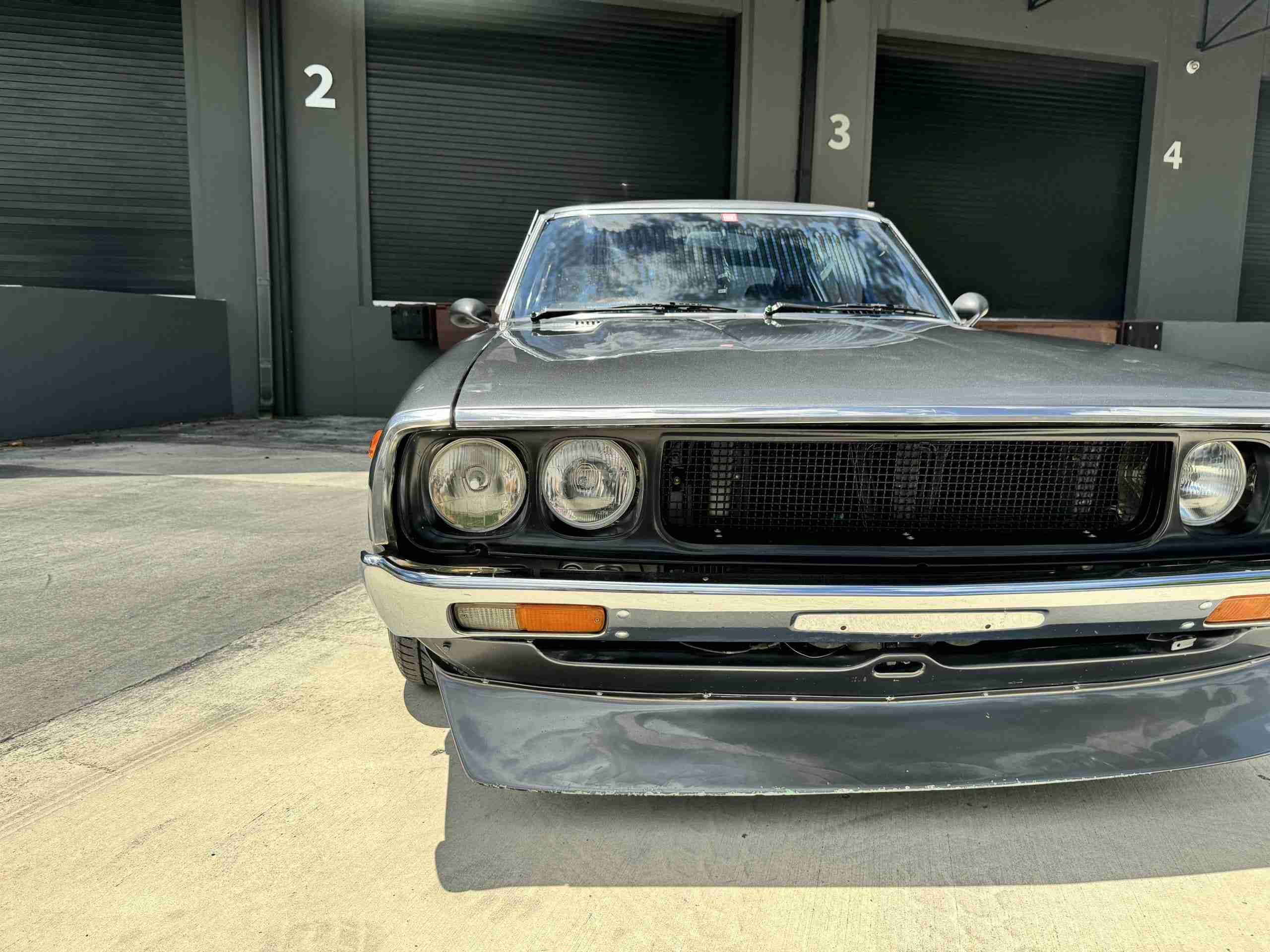 1976 Nissan Skyline KGC110- 2000GTX- KENMERI – 3.0L- Mikuni Carbs- Z32 Brakes – Coilovers- AC full