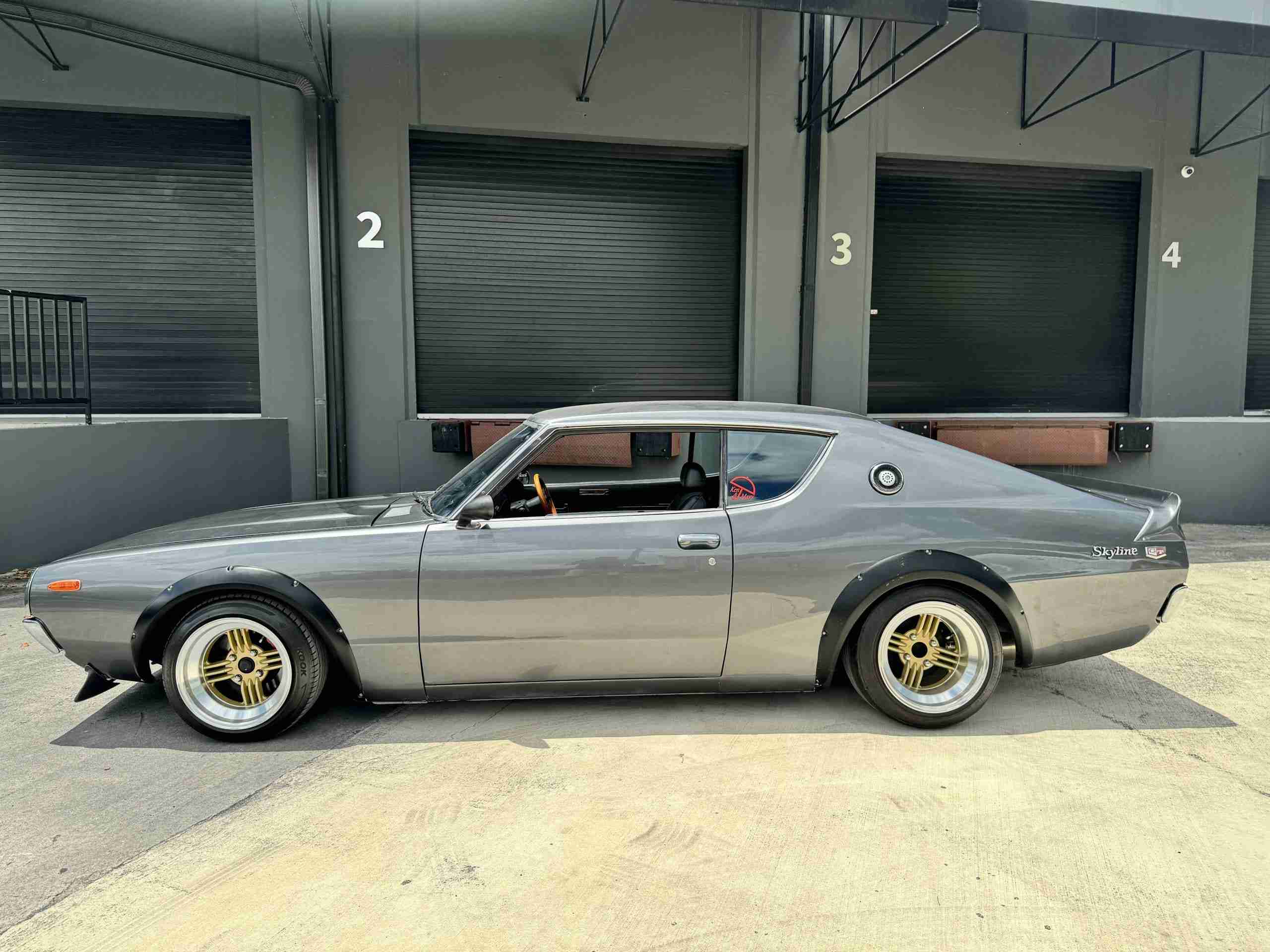 1976 Nissan Skyline KGC110- 2000GTX- KENMERI – 3.0L- Mikuni Carbs- Z32 Brakes – Coilovers- AC full