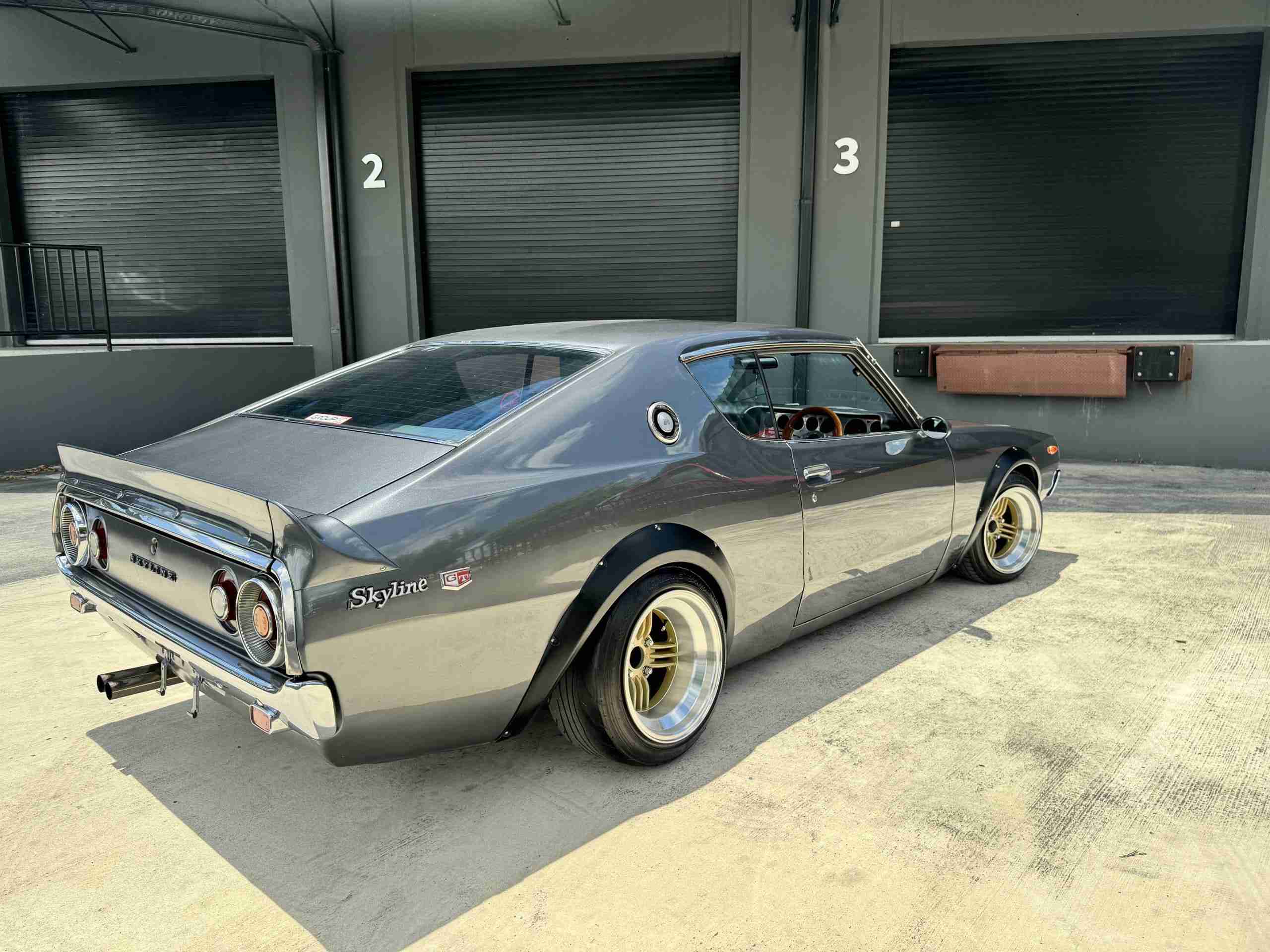 1976 Nissan Skyline KGC110- 2000GTX- KENMERI – 3.0L- Mikuni Carbs- Z32 Brakes – Coilovers- AC full