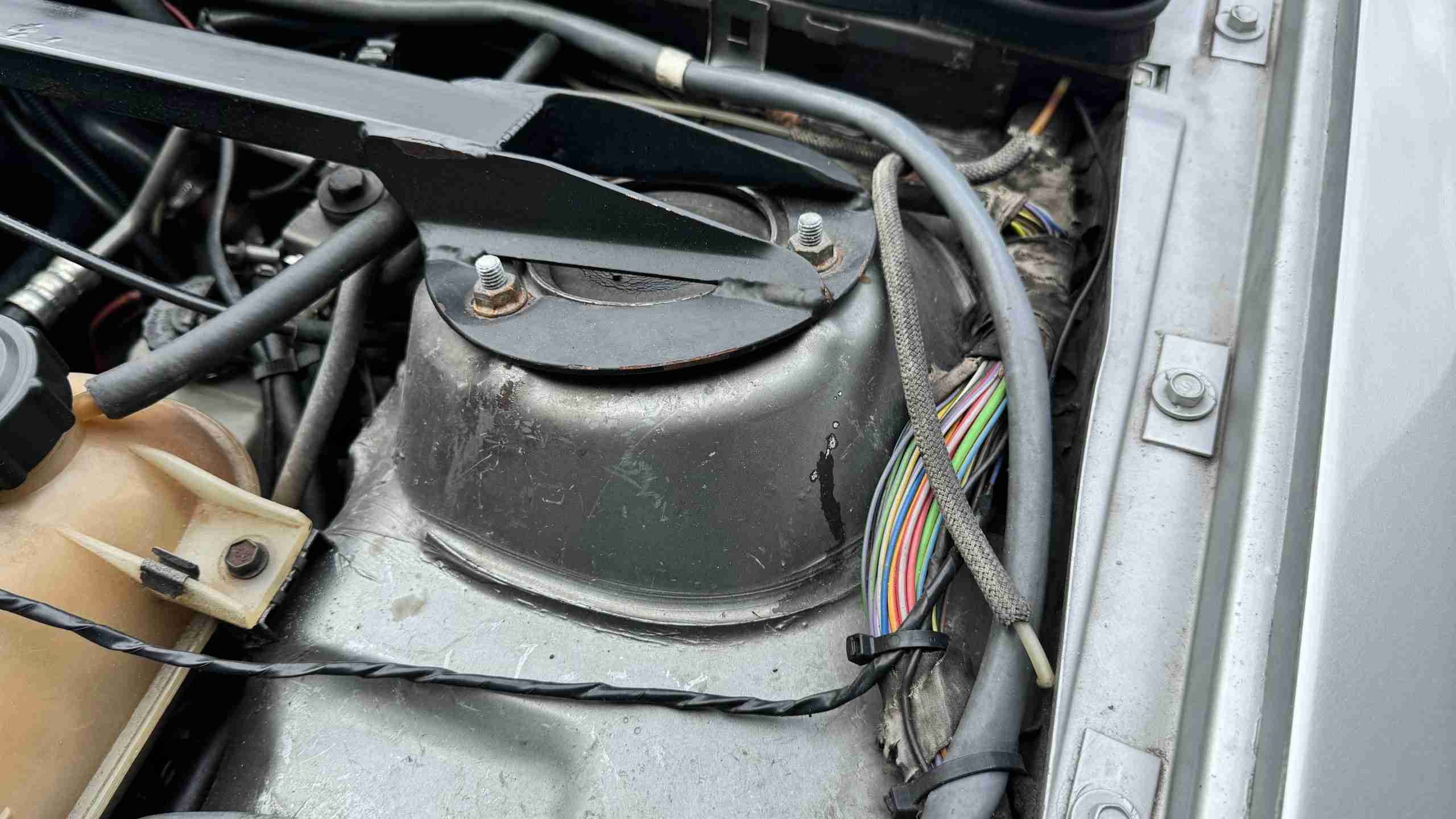 1982 BMW 635CSI Euro E24 M90 Motor – Dog Leg Manual – 265HP – Enthusiast Owned and Upgraded full