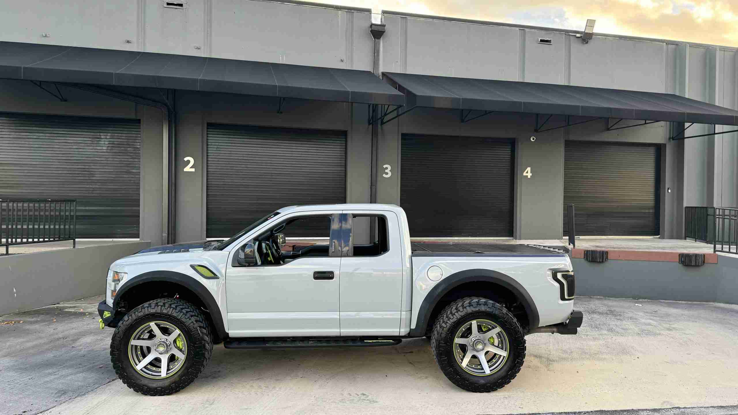 2017 Ford F-150 Raptor Widebody 600 HP- Hybrid Turbos -JRZ Coilovers – 8 Piston Brakes – $40k invested full