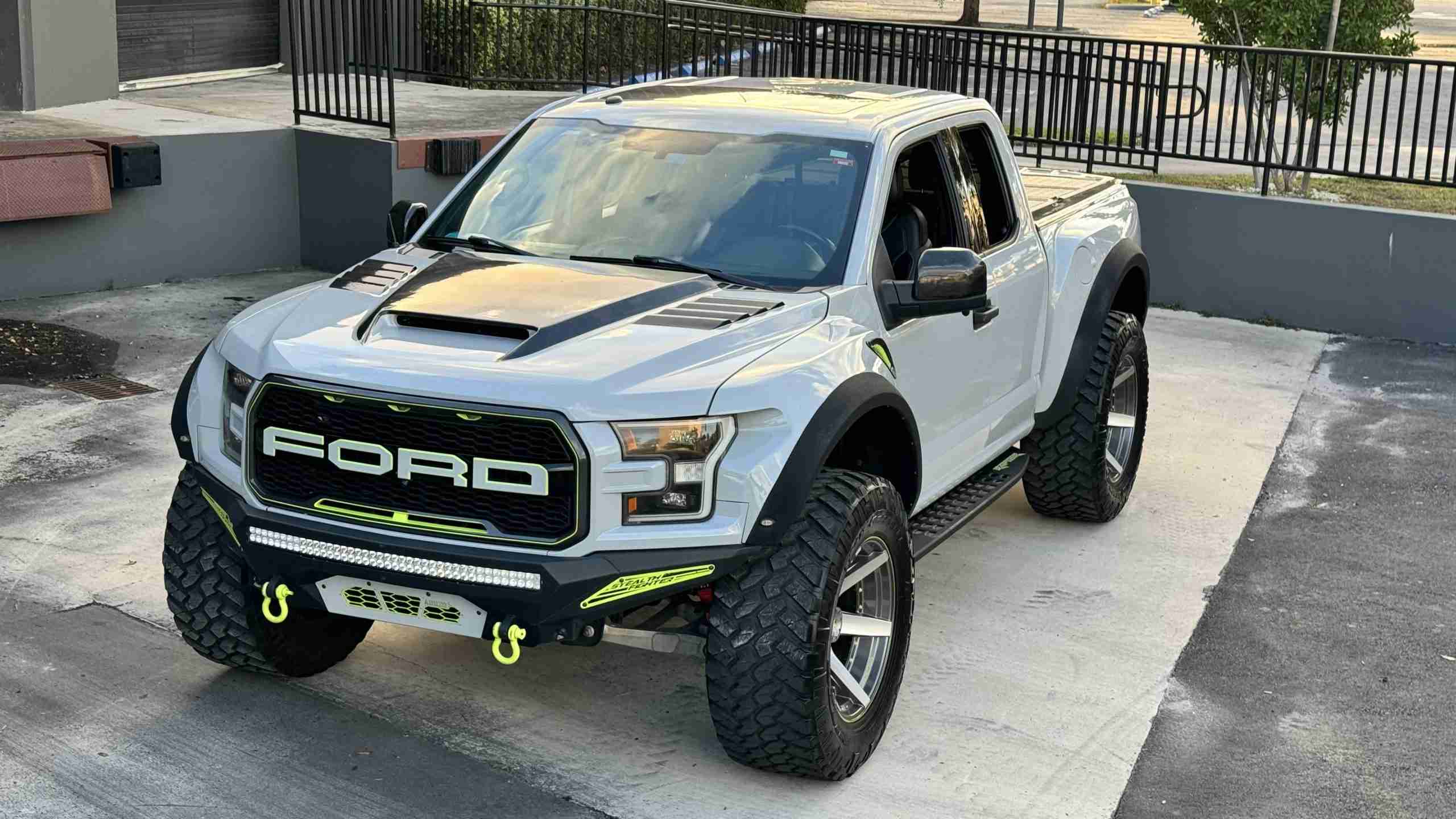 2017 Ford F-150 Raptor Widebody 600 HP- Hybrid Turbos -JRZ Coilovers – 8 Piston Brakes – $40k invested full