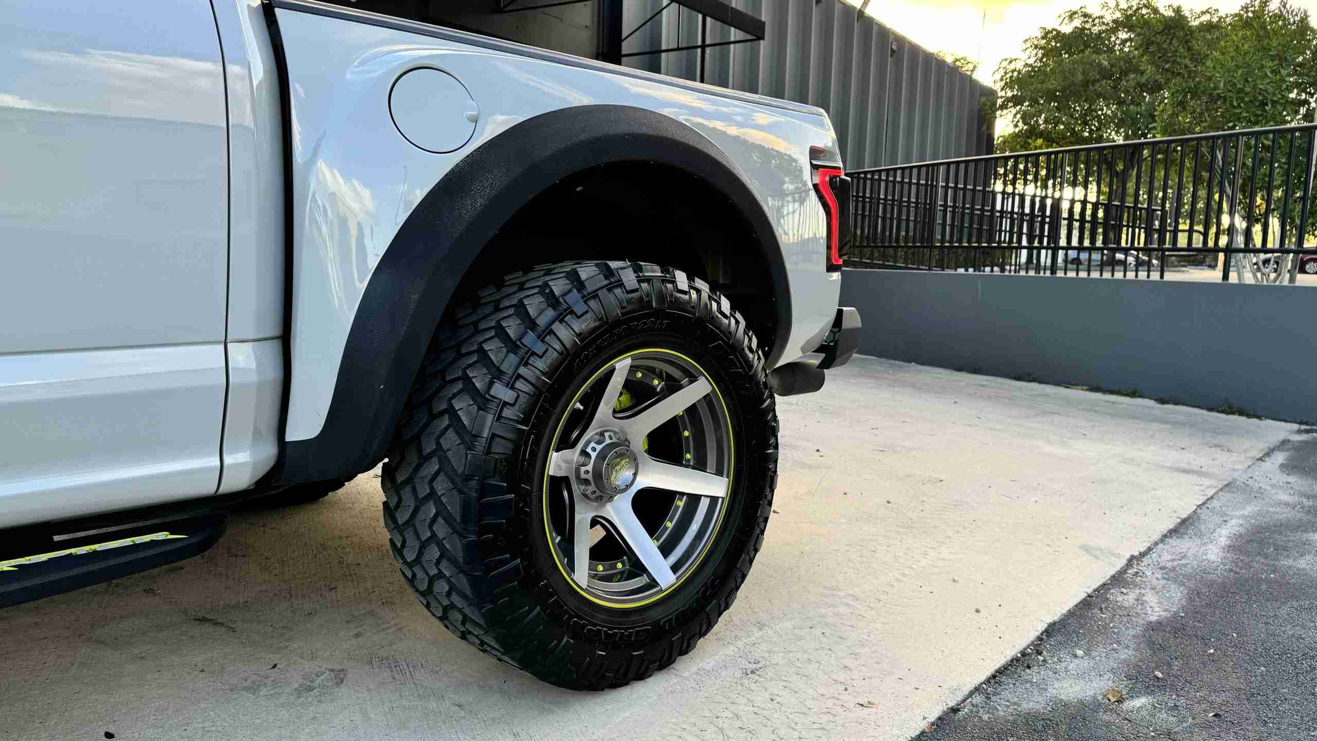 2017 Ford F-150 Raptor Widebody 600 HP- Hybrid Turbos -JRZ Coilovers – 8 Piston Brakes – $40k invested full