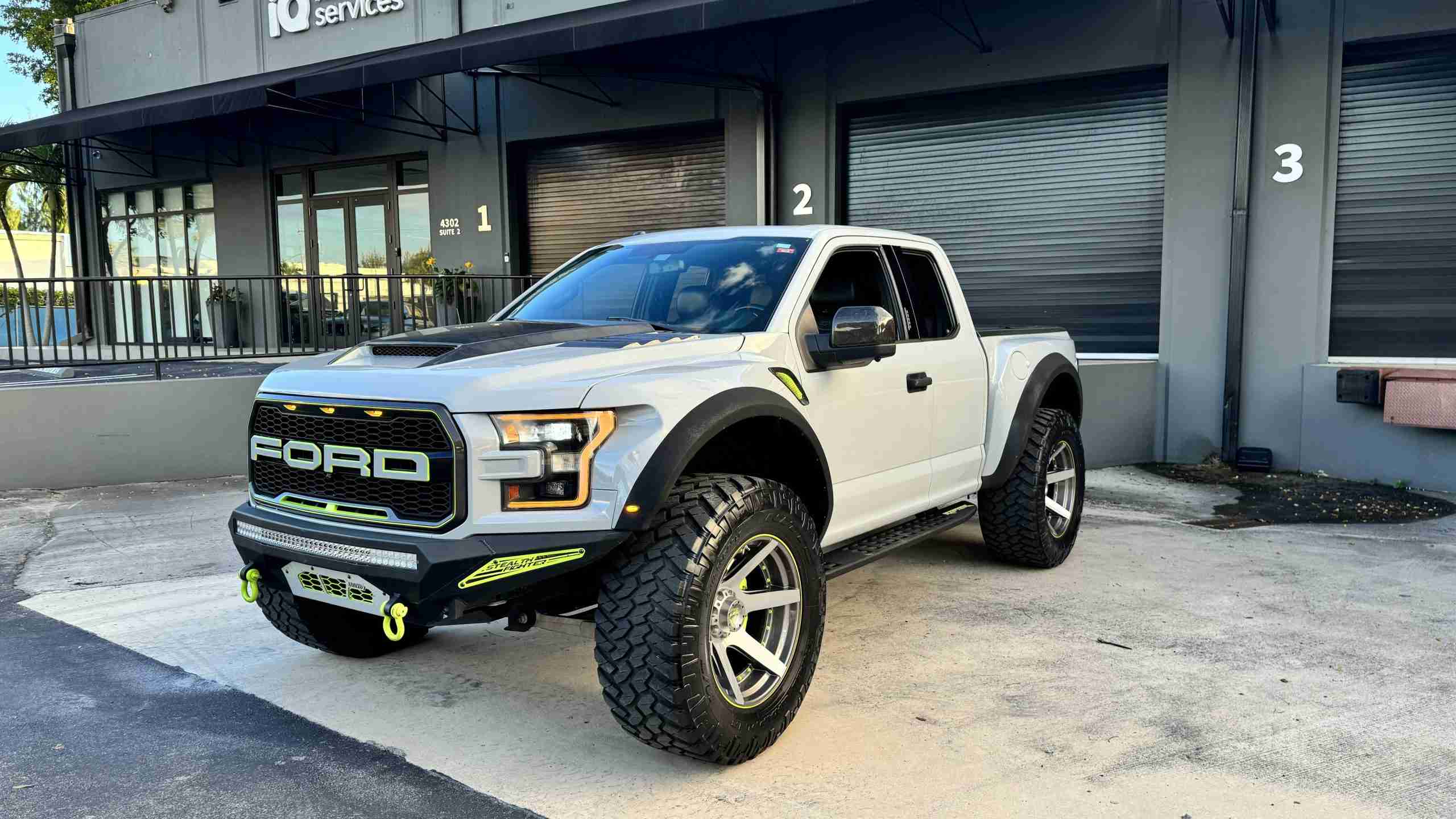 2017 Ford F-150 Raptor Widebody 600 HP- Hybrid Turbos -JRZ Coilovers – 8 Piston Brakes – $40k invested full