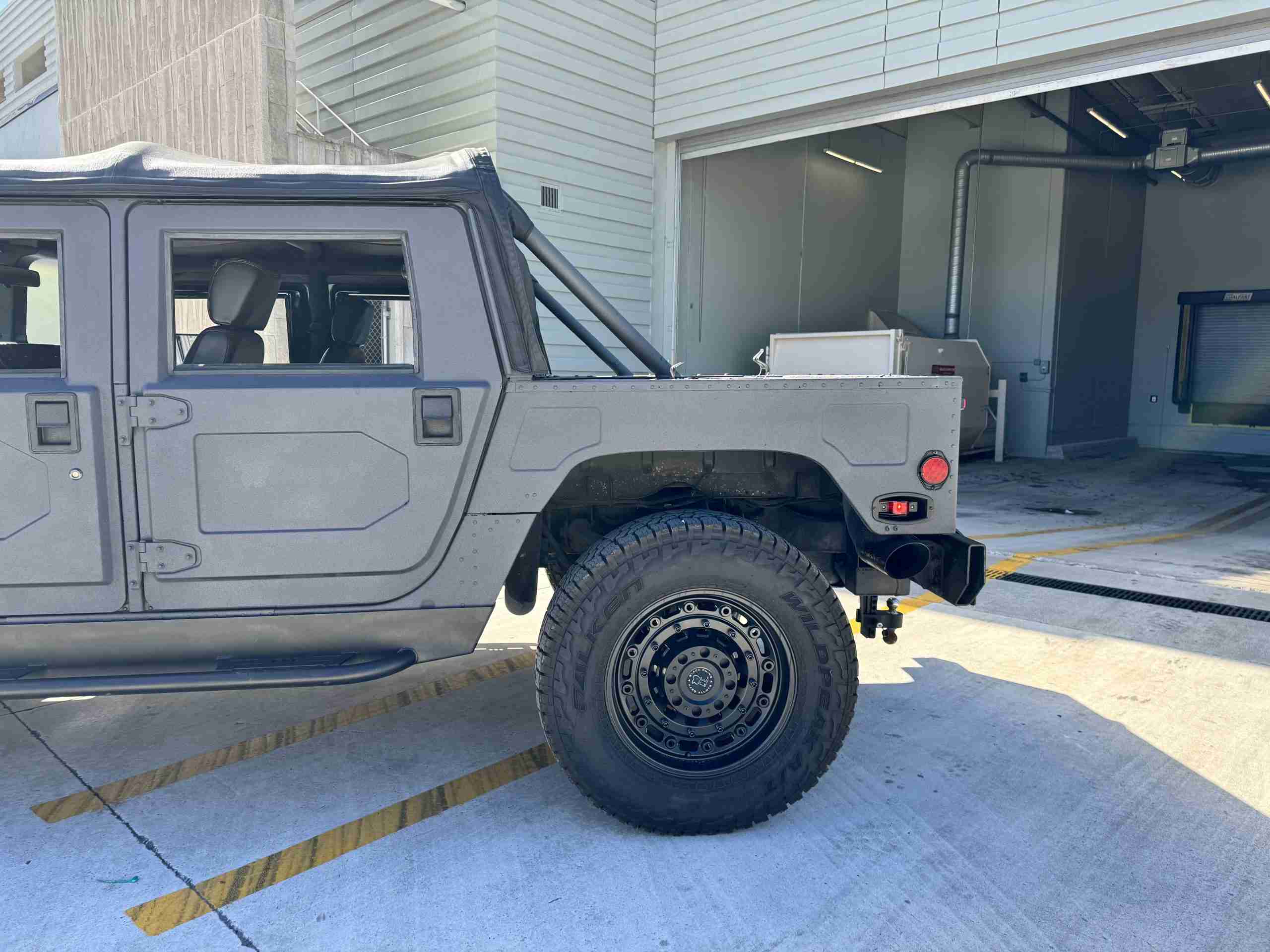 2000 Hummer H1 AM GENERAL SUT – 6.5L OPTIMIZER TURBO DIESEL – CUSTOM INTERIOR/SOUND – COLD AC ONLY 84K MILES full