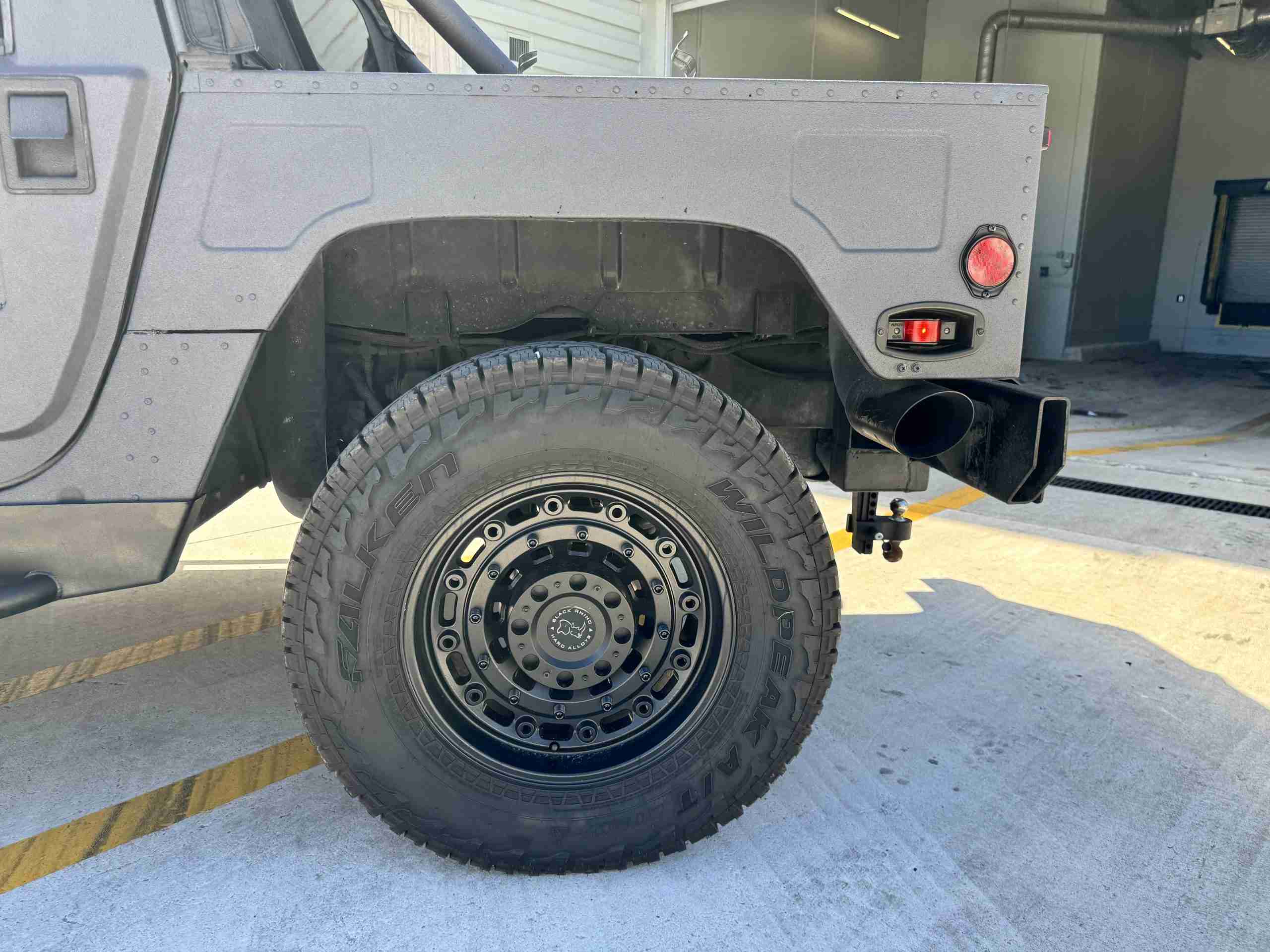 2000 Hummer H1 AM GENERAL SUT – 6.5L OPTIMIZER TURBO DIESEL – CUSTOM INTERIOR/SOUND – COLD AC ONLY 84K MILES full