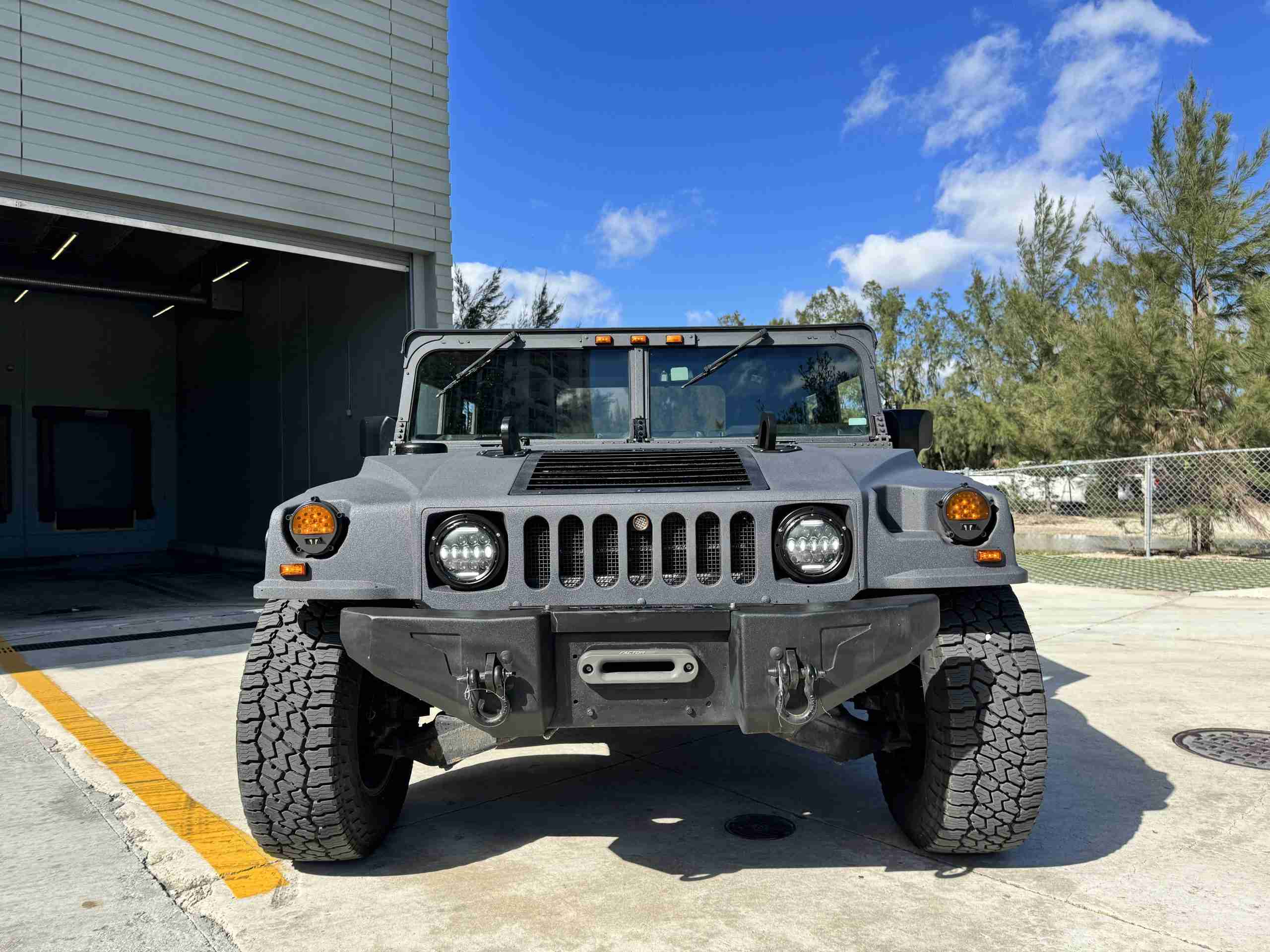 2000 Hummer H1 AM GENERAL SUT – 6.5L OPTIMIZER TURBO DIESEL – CUSTOM INTERIOR/SOUND – COLD AC ONLY 84K MILES full