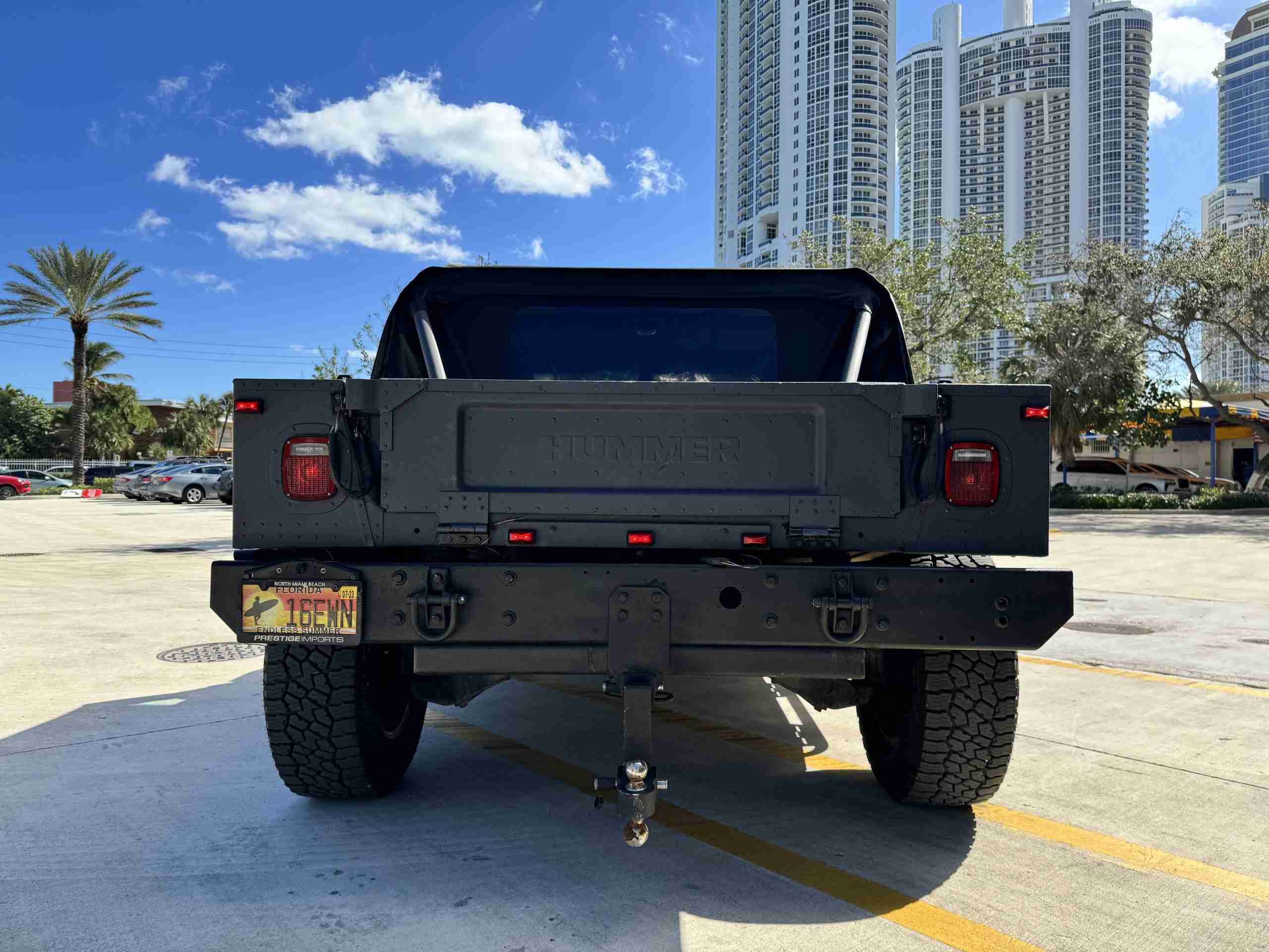 2000 Hummer H1 AM GENERAL SUT – 6.5L OPTIMIZER TURBO DIESEL – CUSTOM INTERIOR/SOUND – COLD AC ONLY 84K MILES full