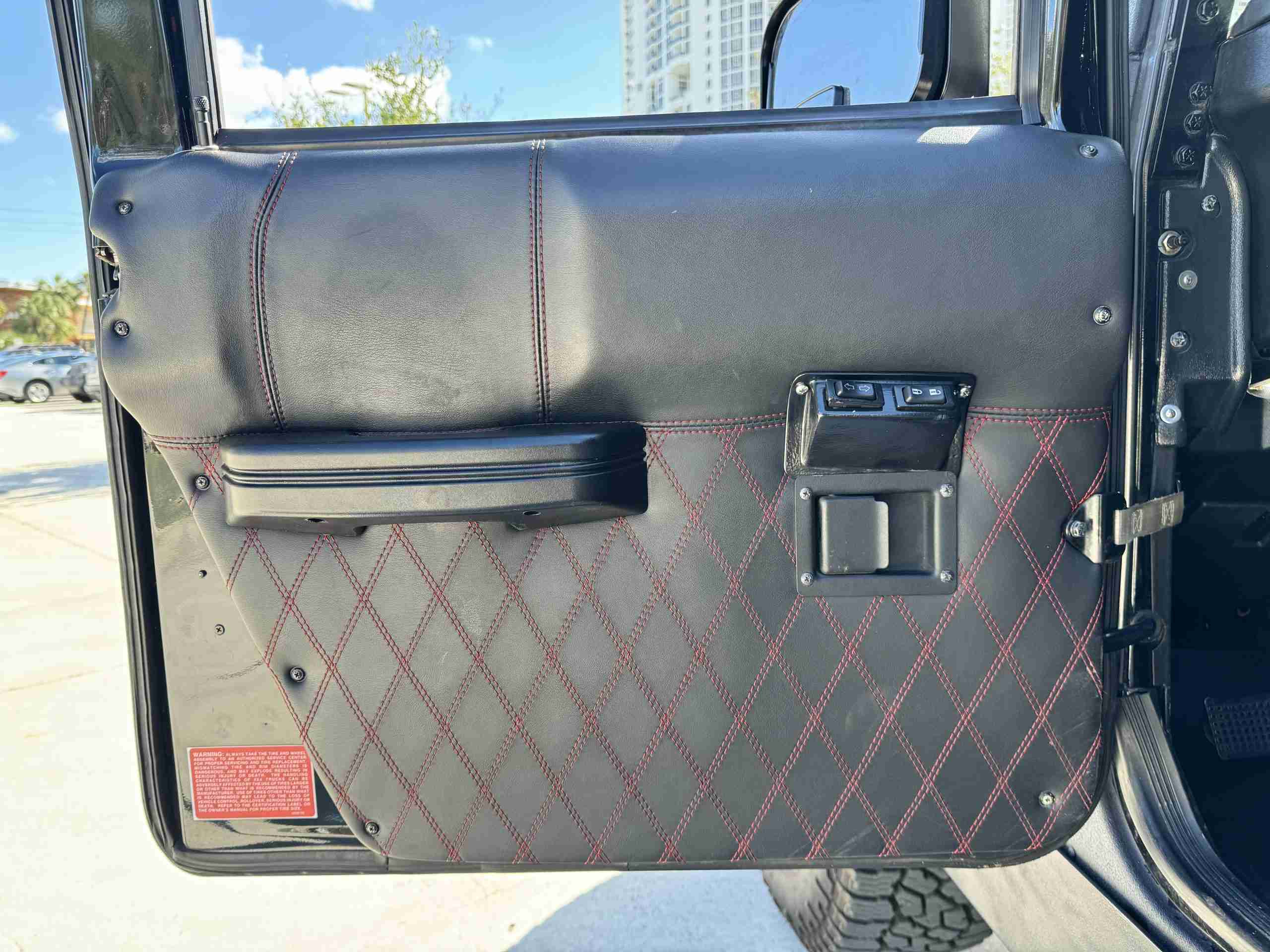 2000 Hummer H1 AM GENERAL SUT – 6.5L OPTIMIZER TURBO DIESEL – CUSTOM INTERIOR/SOUND – COLD AC ONLY 84K MILES full