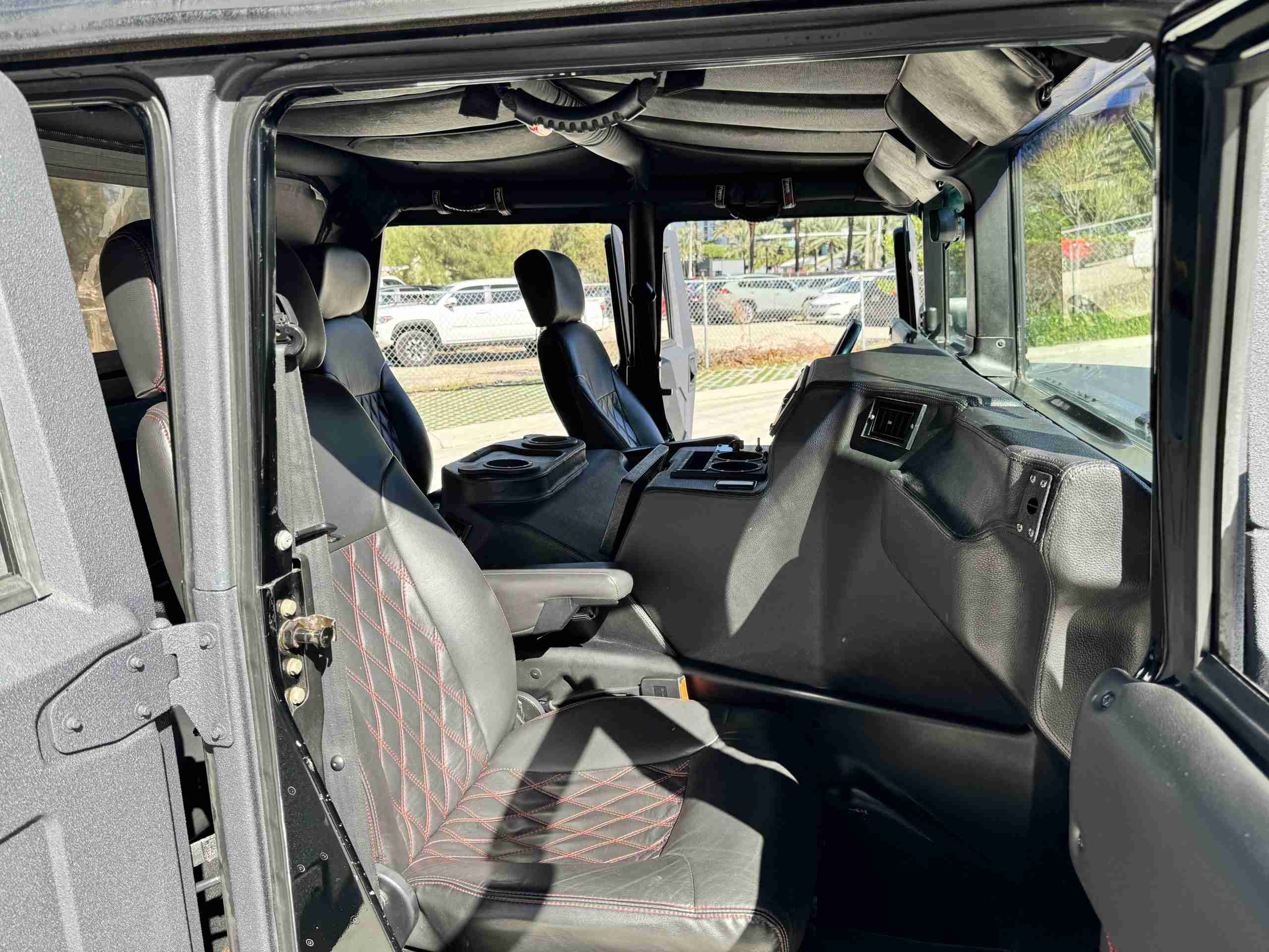 2000 Hummer H1 AM GENERAL SUT – 6.5L OPTIMIZER TURBO DIESEL – CUSTOM INTERIOR/SOUND – COLD AC ONLY 84K MILES full
