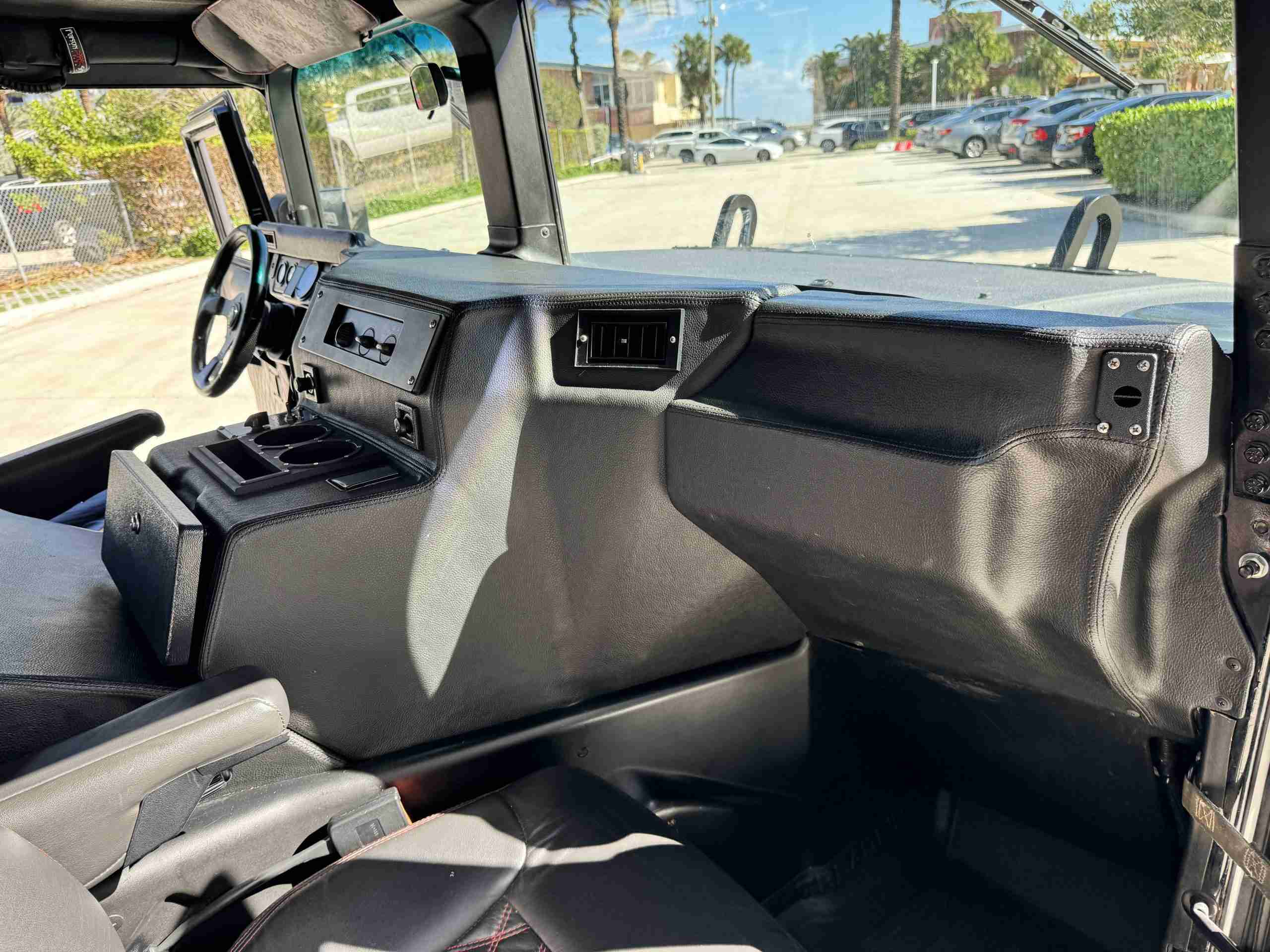 2000 Hummer H1 AM GENERAL SUT – 6.5L OPTIMIZER TURBO DIESEL – CUSTOM INTERIOR/SOUND – COLD AC ONLY 84K MILES full