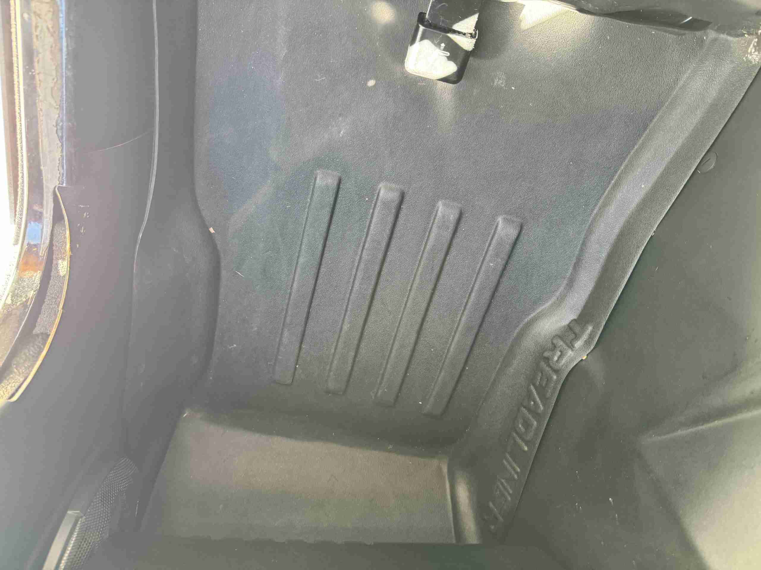 2000 Hummer H1 AM GENERAL SUT – 6.5L OPTIMIZER TURBO DIESEL – CUSTOM INTERIOR/SOUND – COLD AC ONLY 84K MILES full