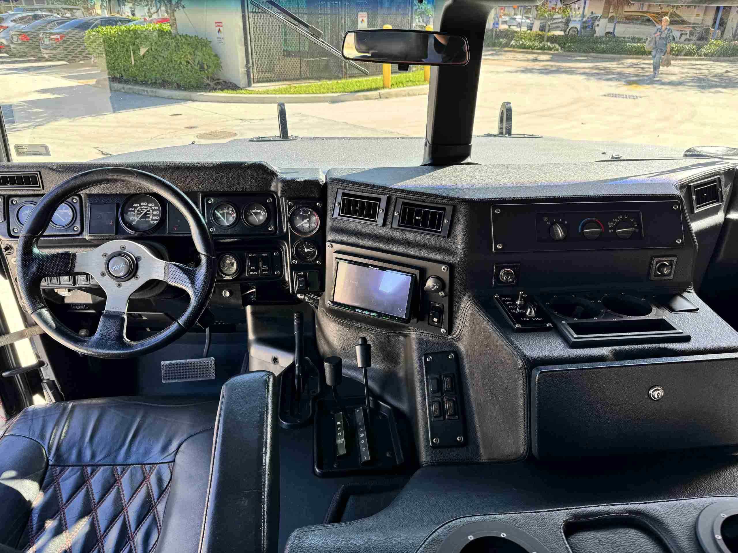 2000 Hummer H1 AM GENERAL SUT – 6.5L OPTIMIZER TURBO DIESEL – CUSTOM INTERIOR/SOUND – COLD AC ONLY 84K MILES full