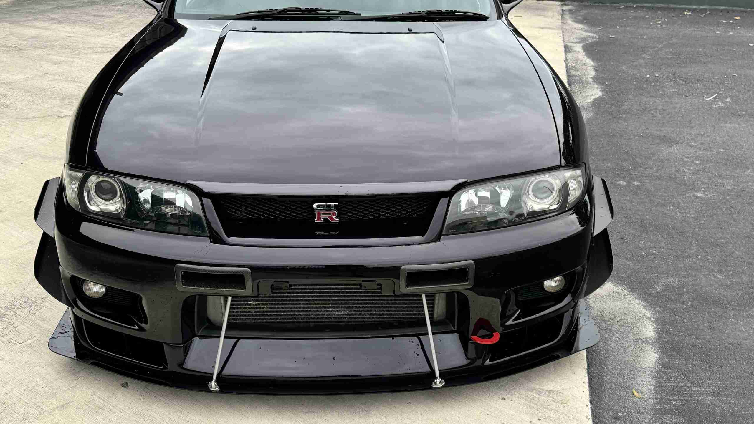 1995 Nissan Skyline GTR R33 VSPEC -Top Secret Aero – Big Twin Turbos – Ikeya Formula Suspension full