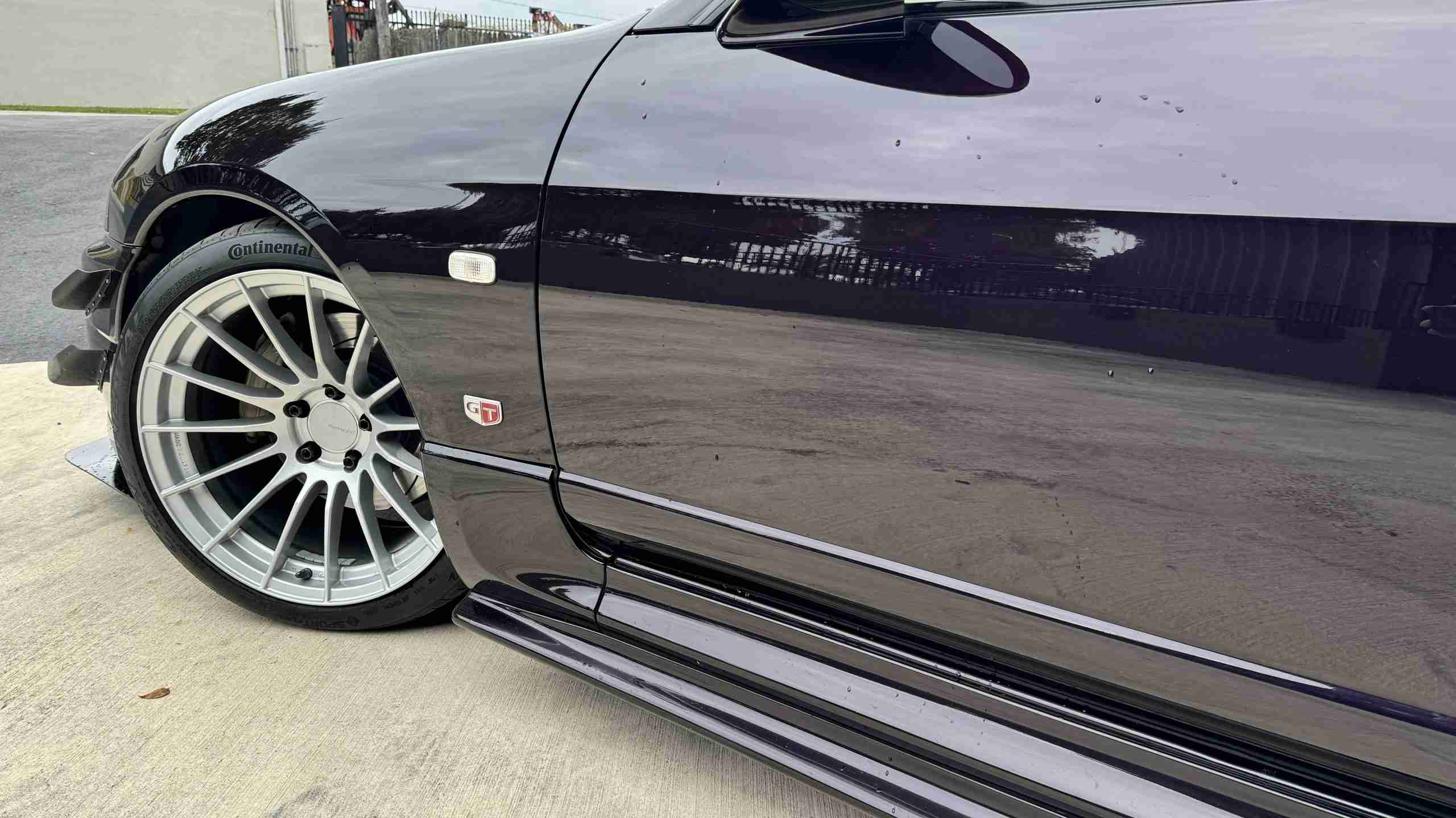 1995 Nissan Skyline GTR R33 VSPEC -Top Secret Aero – Big Twin Turbos – Ikeya Formula Suspension full