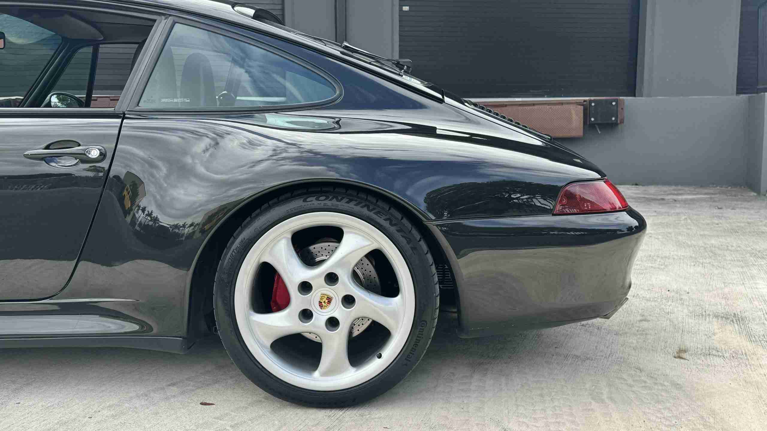 1997 Porsche 911 993 Carrera S Euro – 64k Miles – 6 Speed Manual – Bilstein Coil overs – Porsche Classic Radio full